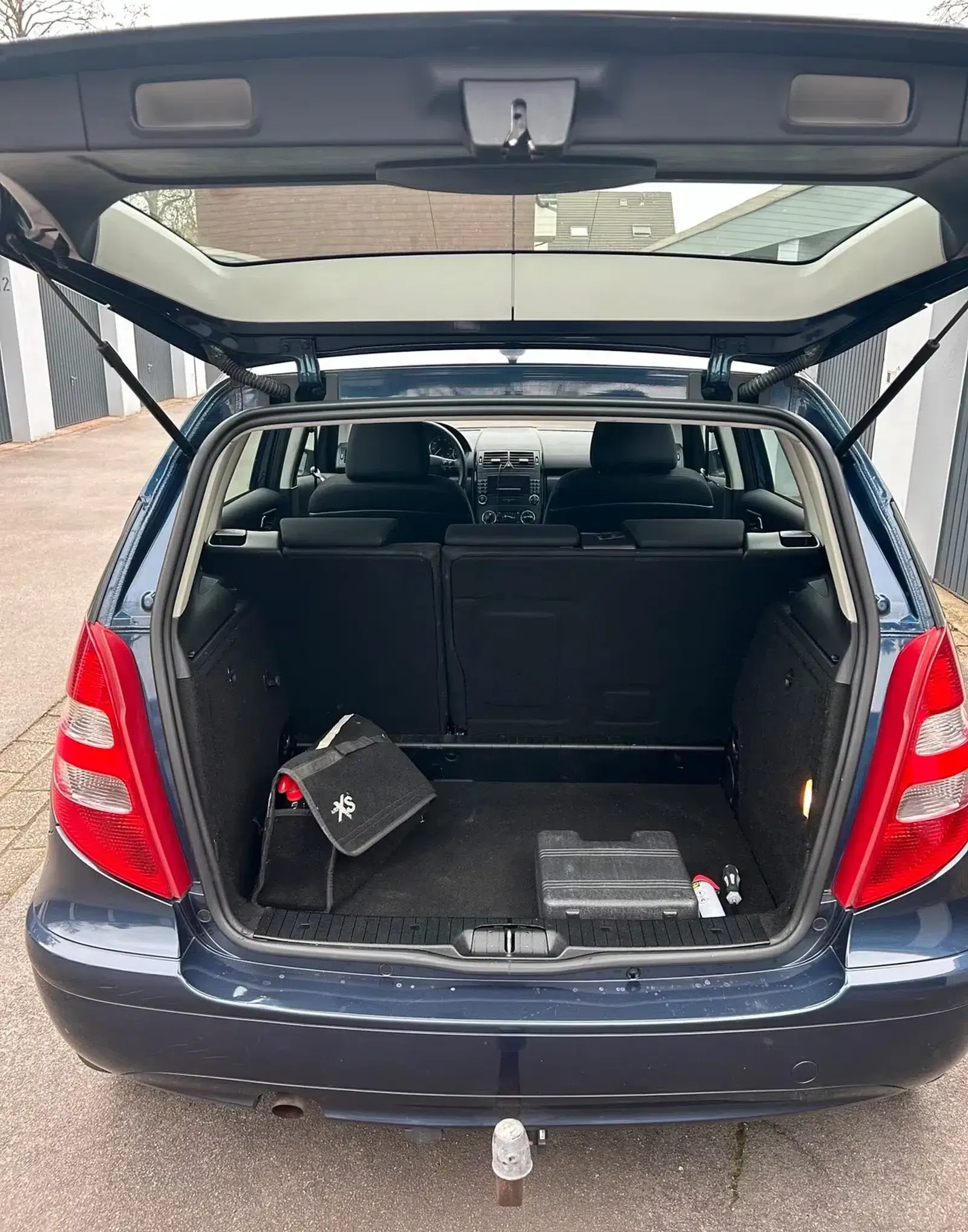 Mercedes-Benz-A-Klasse-Blau-Met-Baujahr-2005-Benziner-Kofferraum-Heck