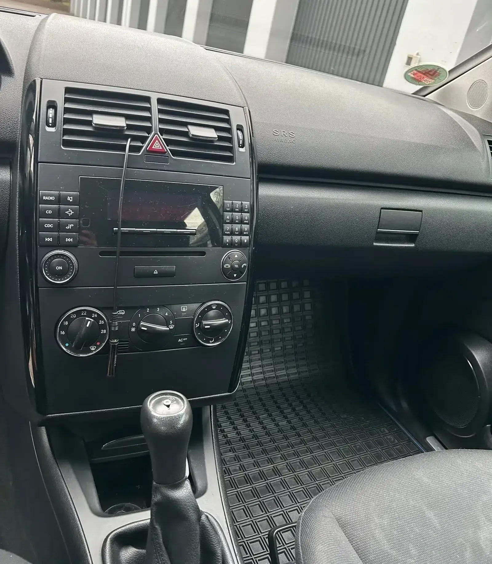 Mercedes-Benz-A-Klasse-Blau-Met-Baujahr-2005-Benziner-Radio-CD-Player