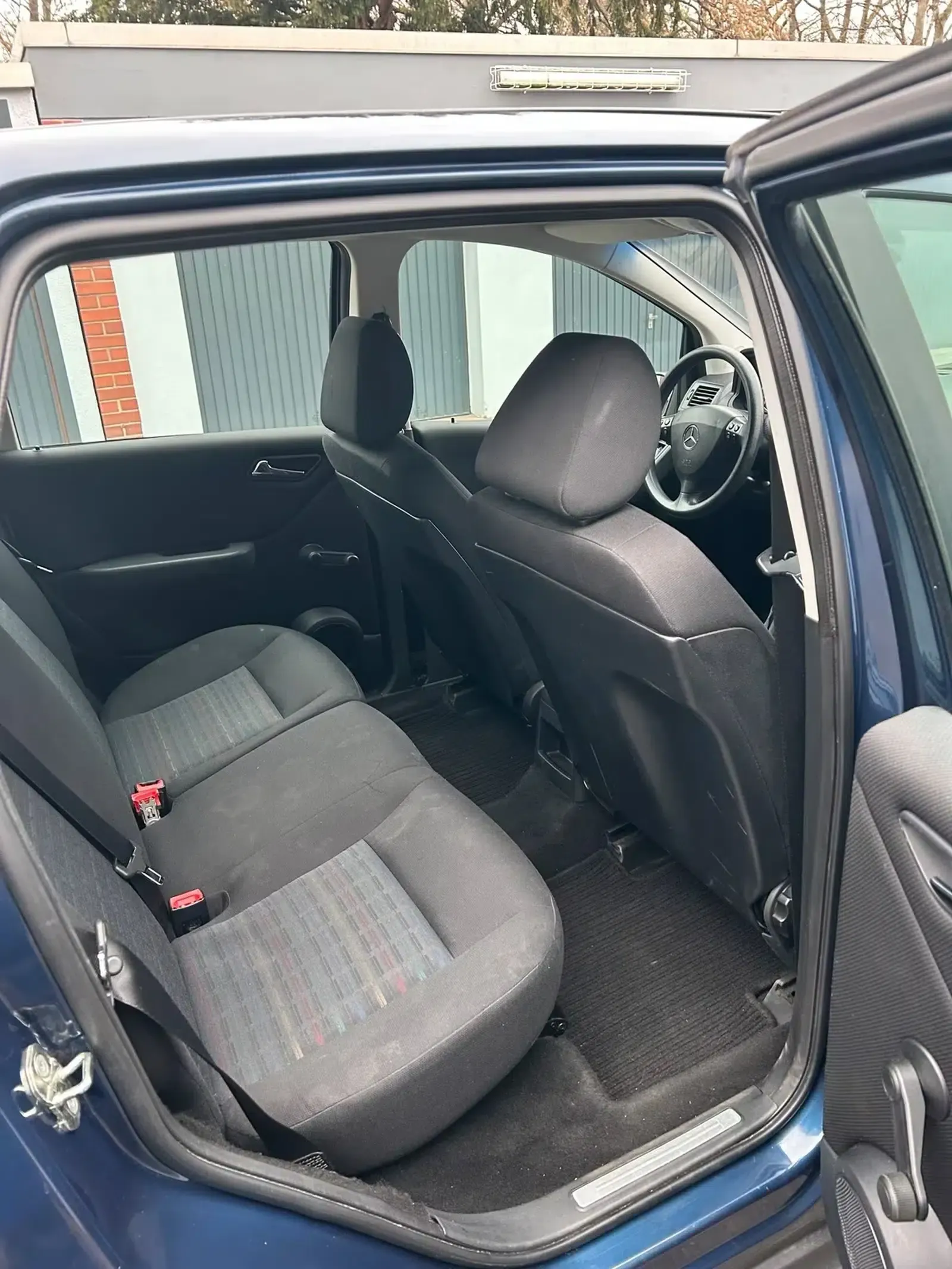 Mercedes-Benz-A-Klasse-Blau-Met-Baujahr-2005-Benziner-Sitze-Heck