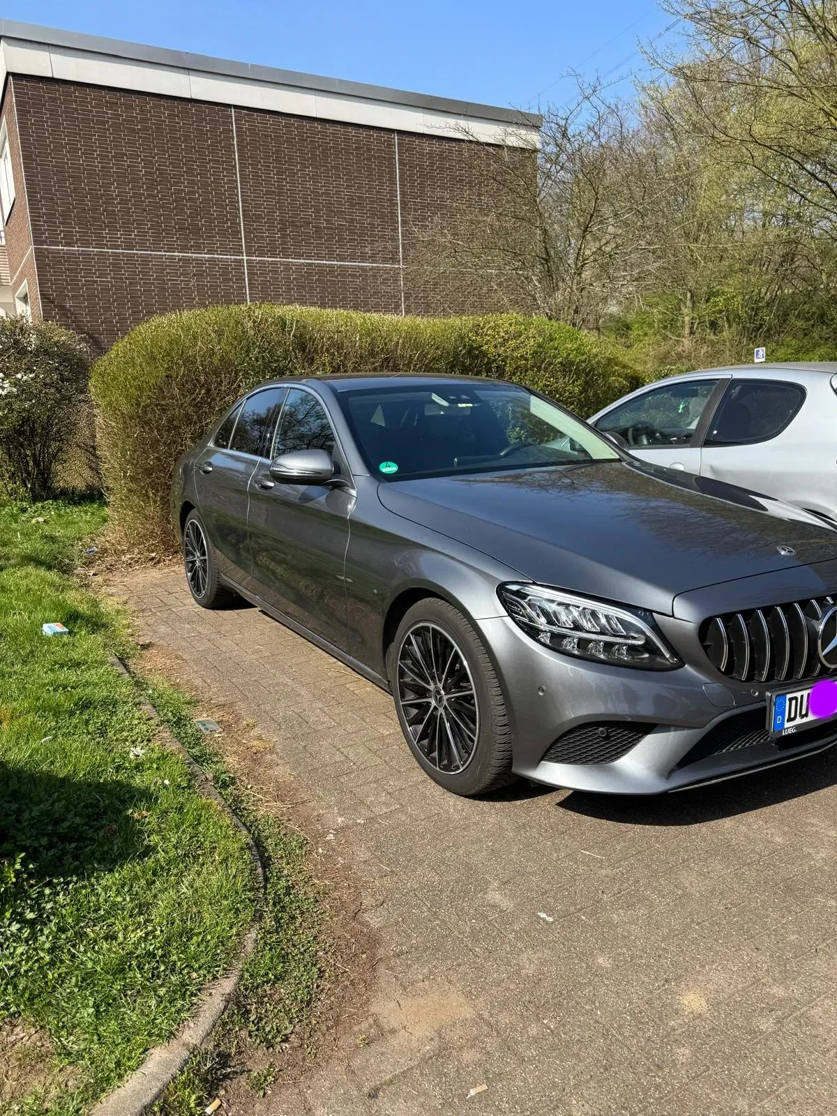 Mercedes Benz E200 D Grau Limousine Baujahr 2019 GrauBeifahrerseite und Front
