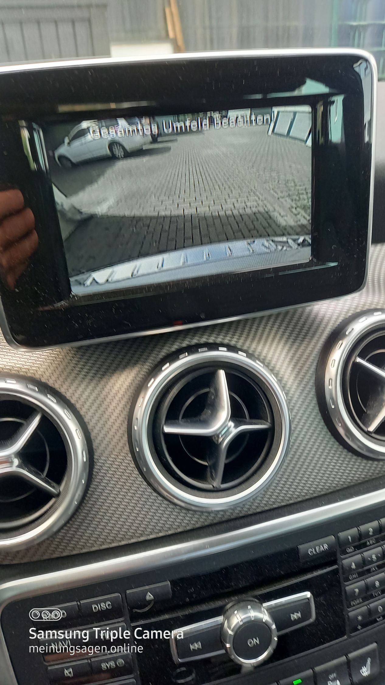 Mercedes GLA 200 Limousine Baujahr 2014 Belüftung Navi Display