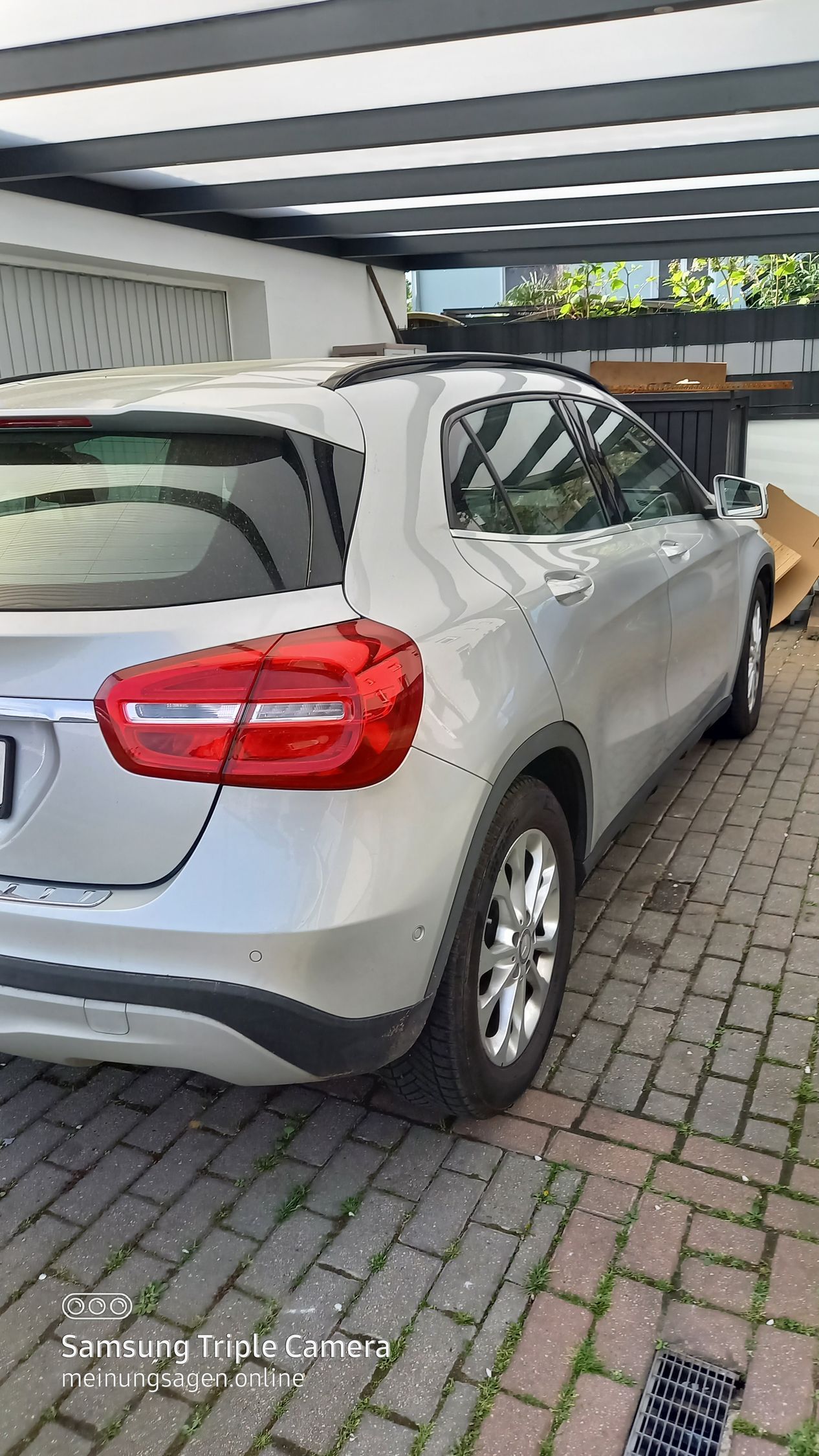 Mercedes GLA 200 Limousine Baujahr 2014 Heck Seite Silber