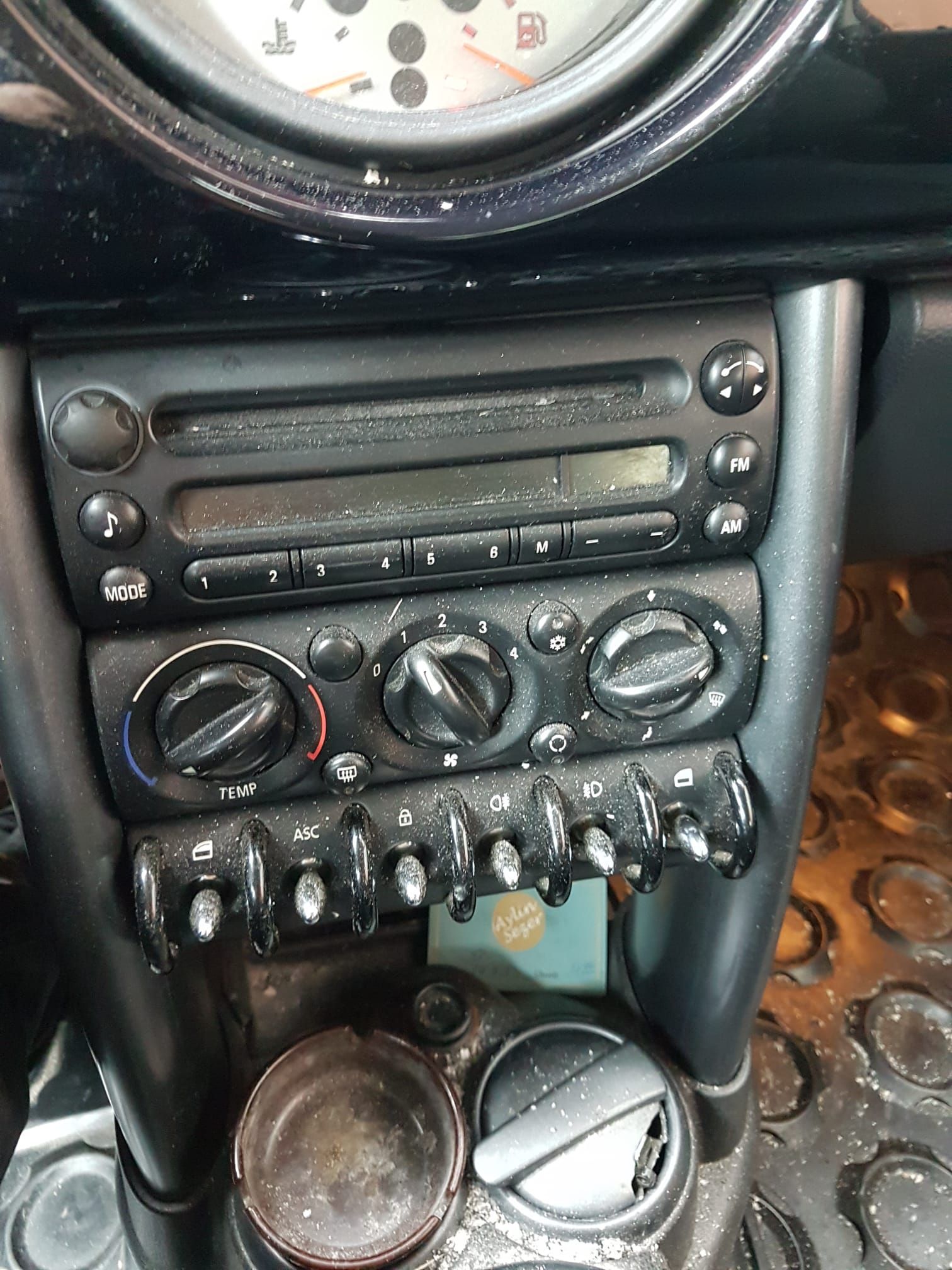 Mini One Silber Baujahr 2002 Instrumente Radio Knöpfe