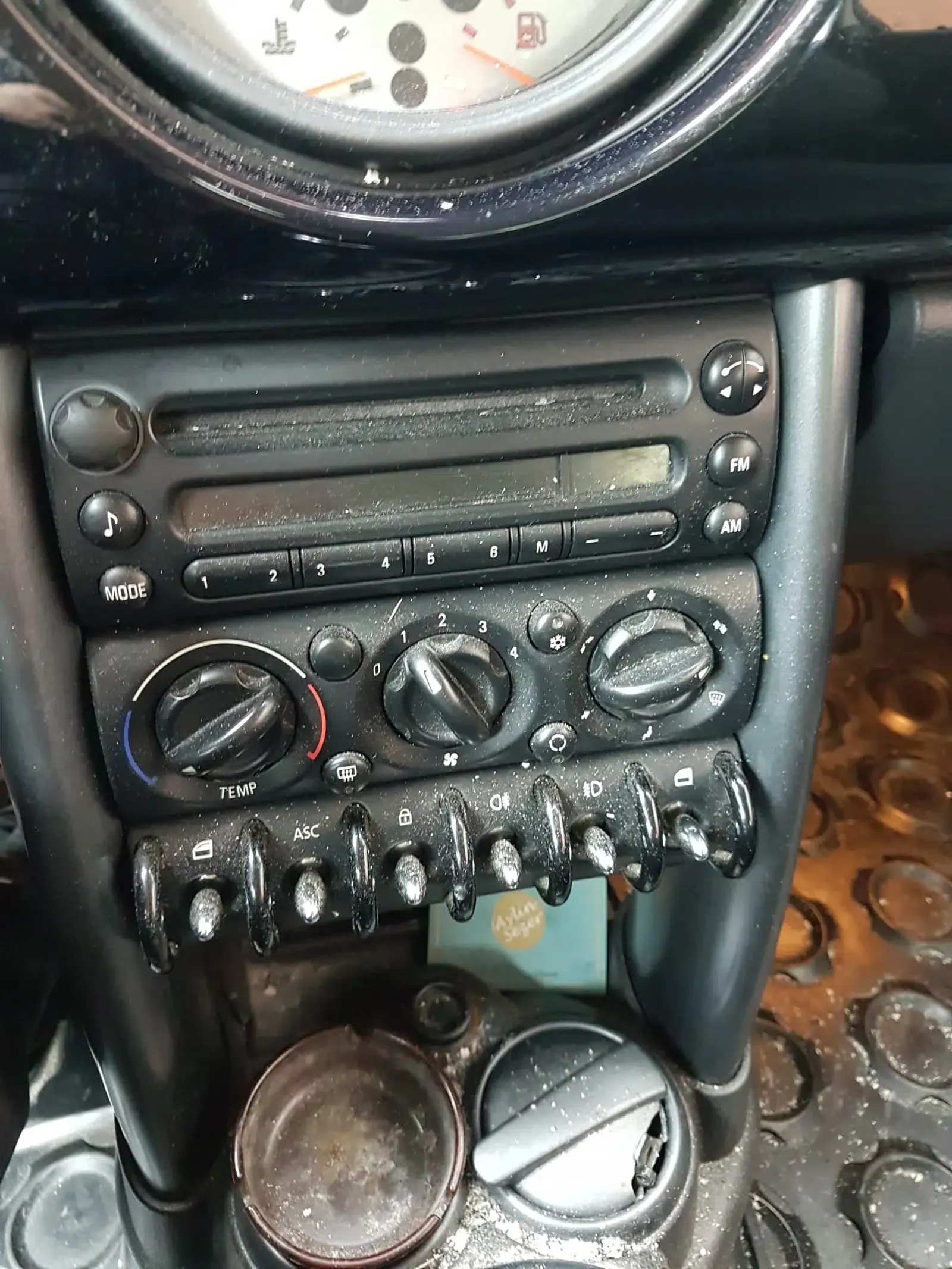 Mini One Silber Baujahr 2002 Instrumente Radio Knöpfe