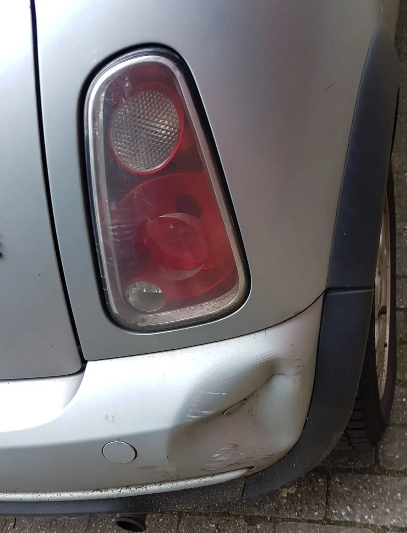 Mini One Silber Baujahr 2002 Rücklicht Beule Stoßstange