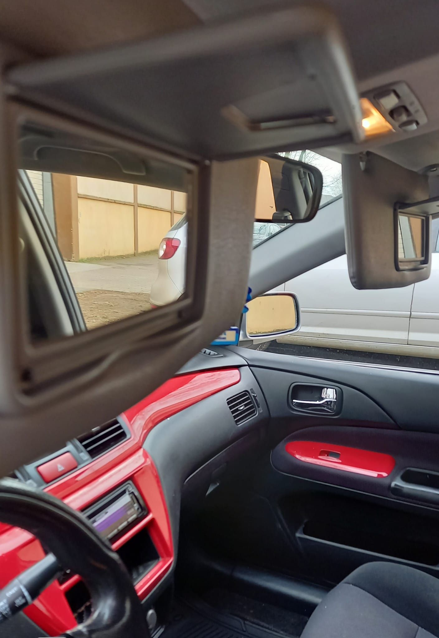 Mitsubishi Lancer-Baujahr 2008-Beifahrerseite-Instromente Rot-Sportlich