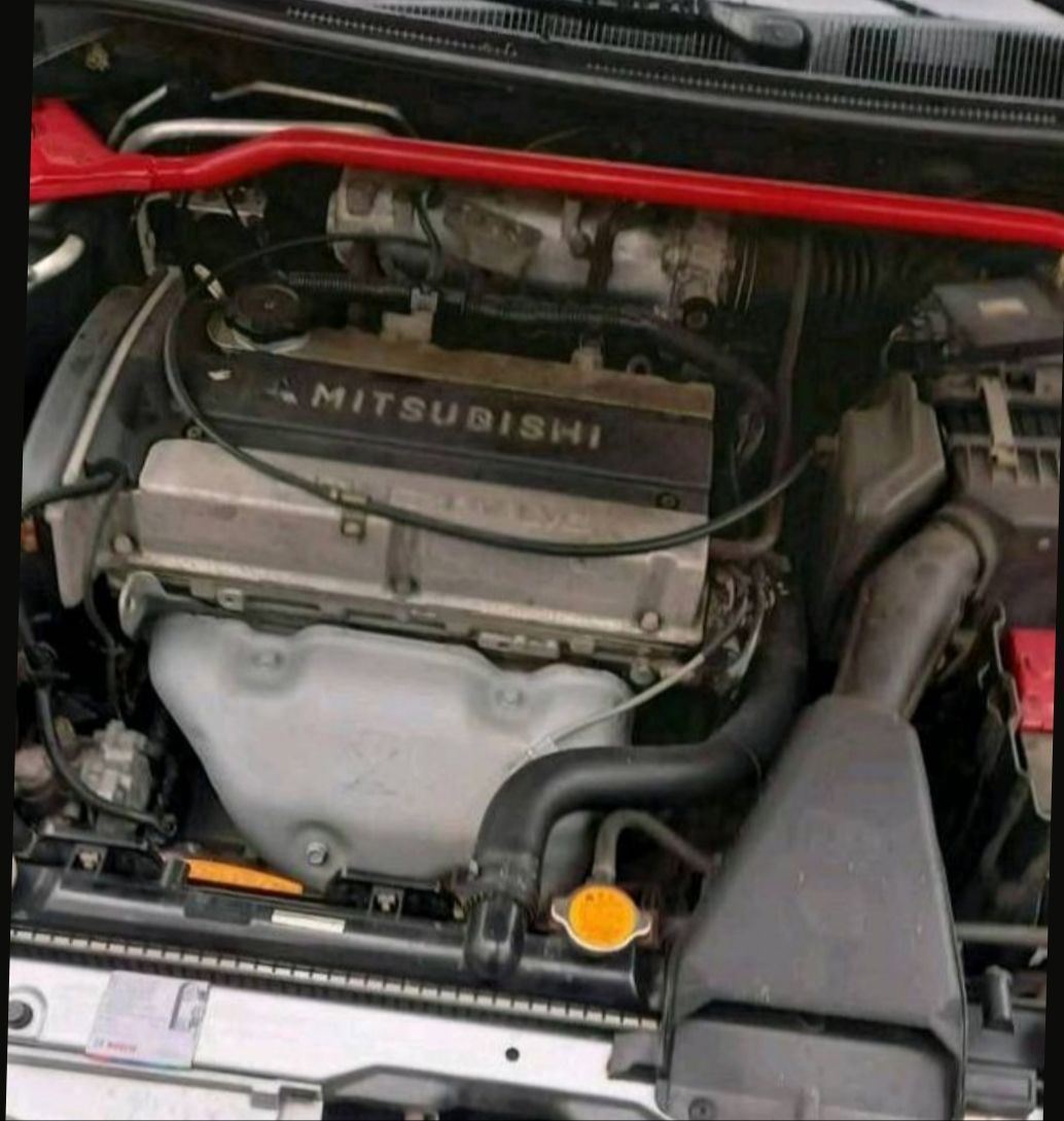 Mitsubishi Lancer-Baujahr 2008-Motorraum