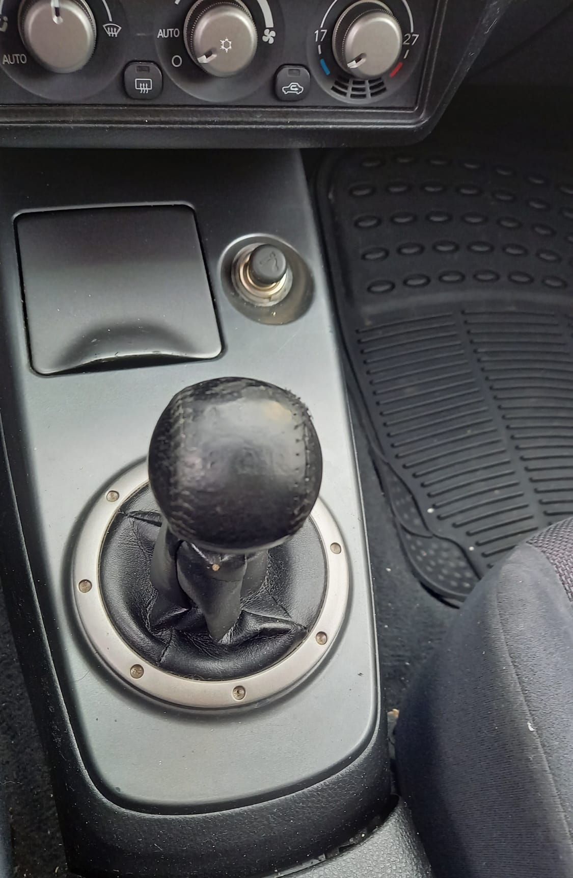 Mitsubishi Lancer-Baujahr 2008-Schalthebel Gänge