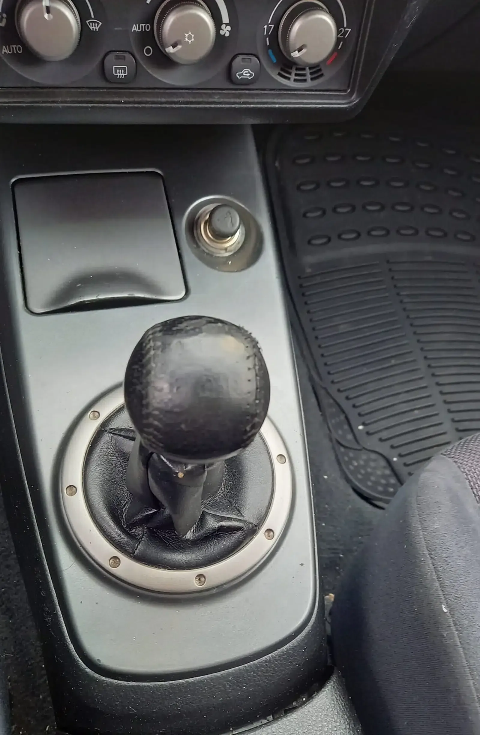 Mitsubishi Lancer-Baujahr 2008-Schalthebel Gänge