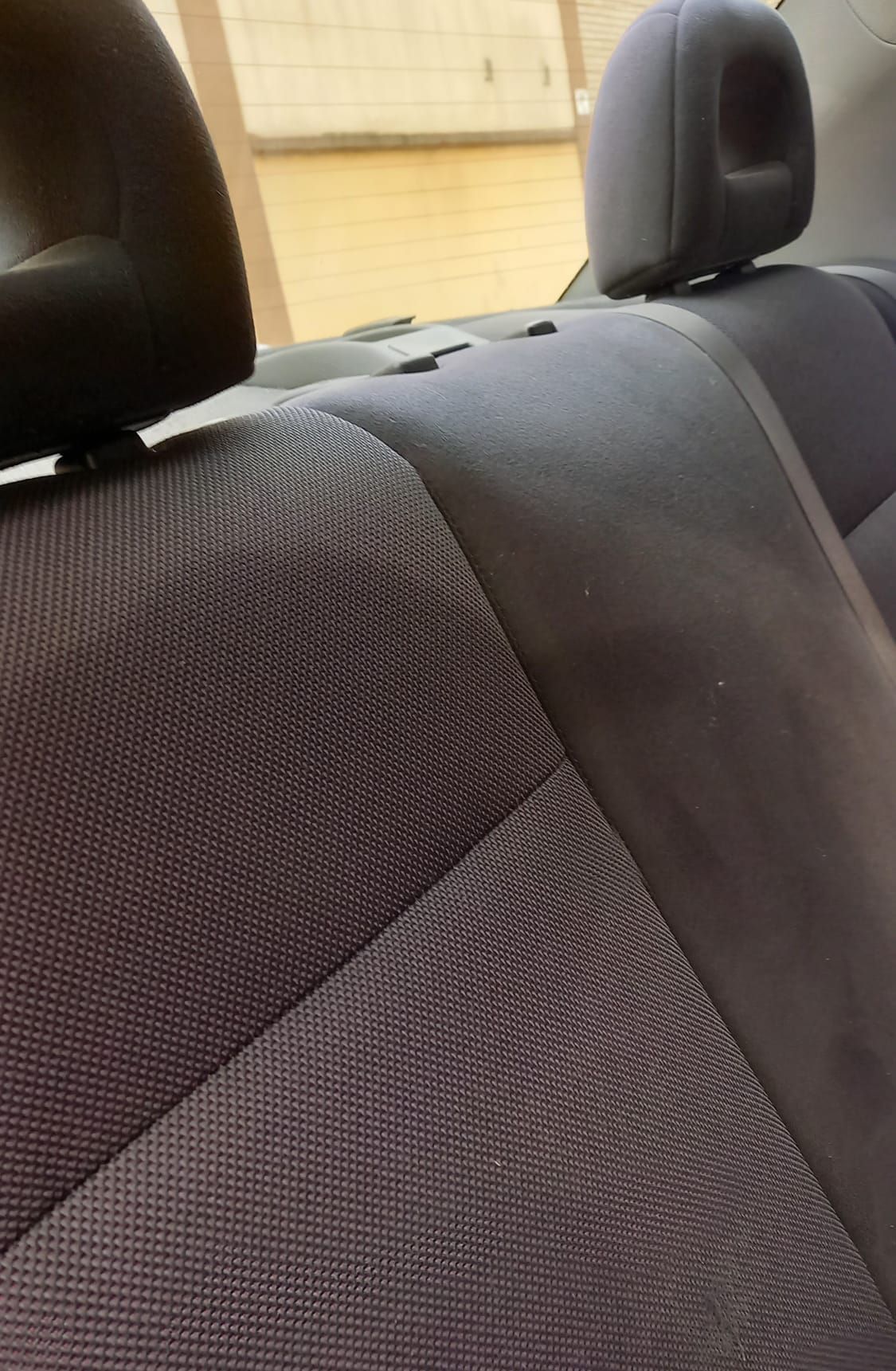 Mitsubishi Lancer-Baujahr 2008-Silber-Hecksitze