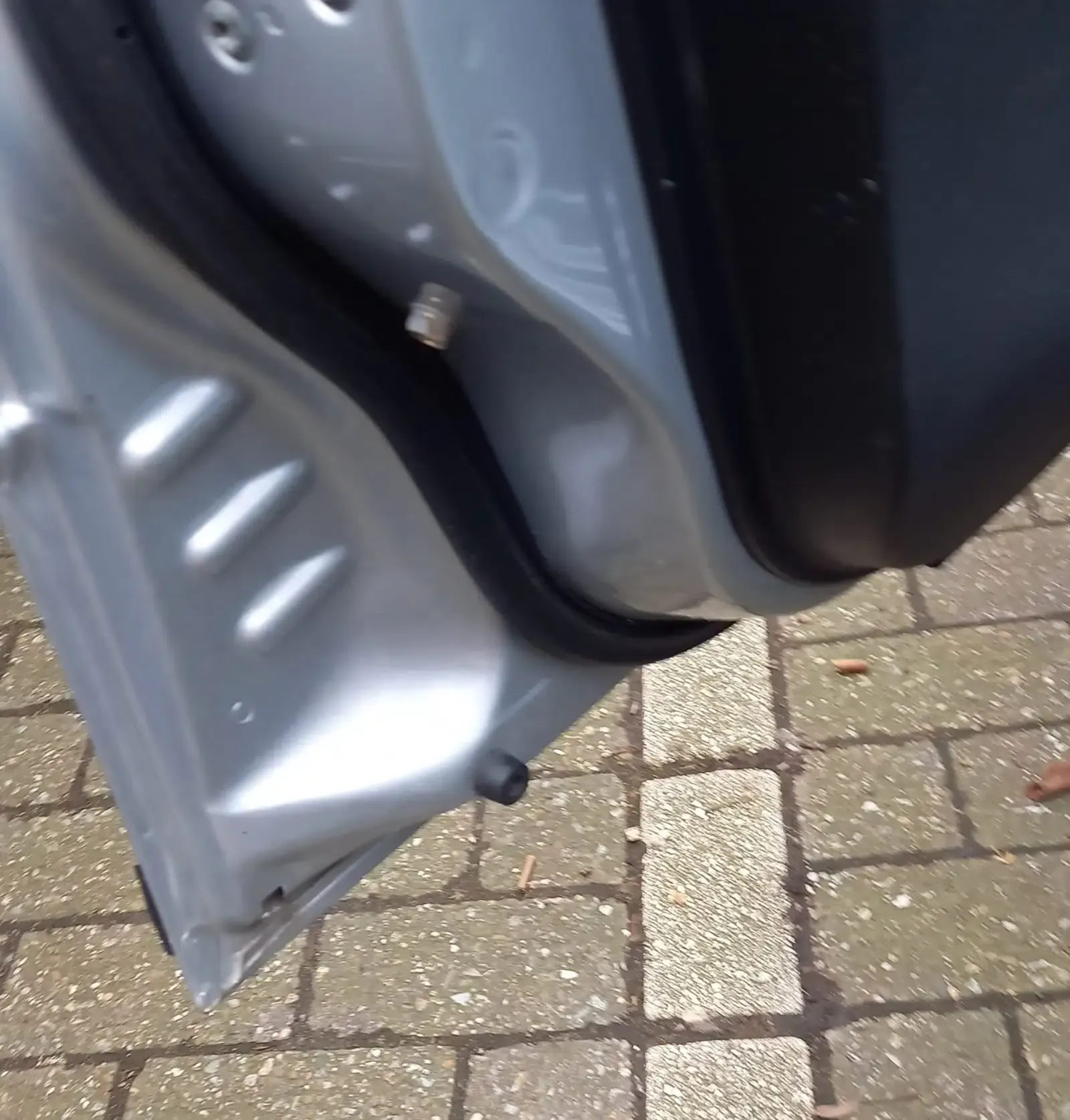 Mitsubishi Lancer-Baujahr 2008-Silber-Rost fahrertür