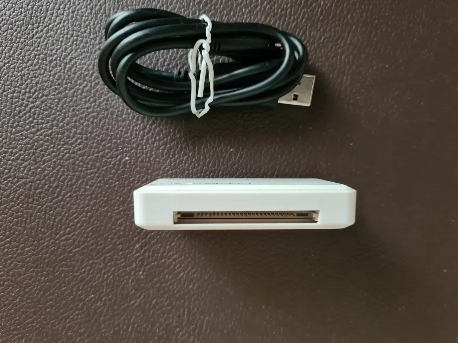 Multifunktions-kartenleser-mit-SD-microSD-mit-USB-Kabel (3)