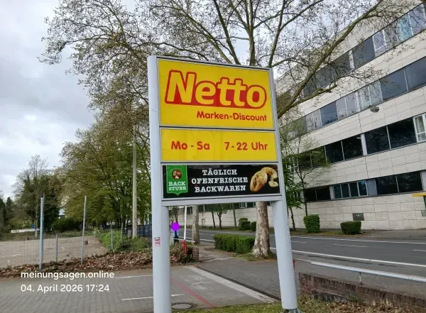 Netto Schild mit Öffnungszeiten in Oberhausen.