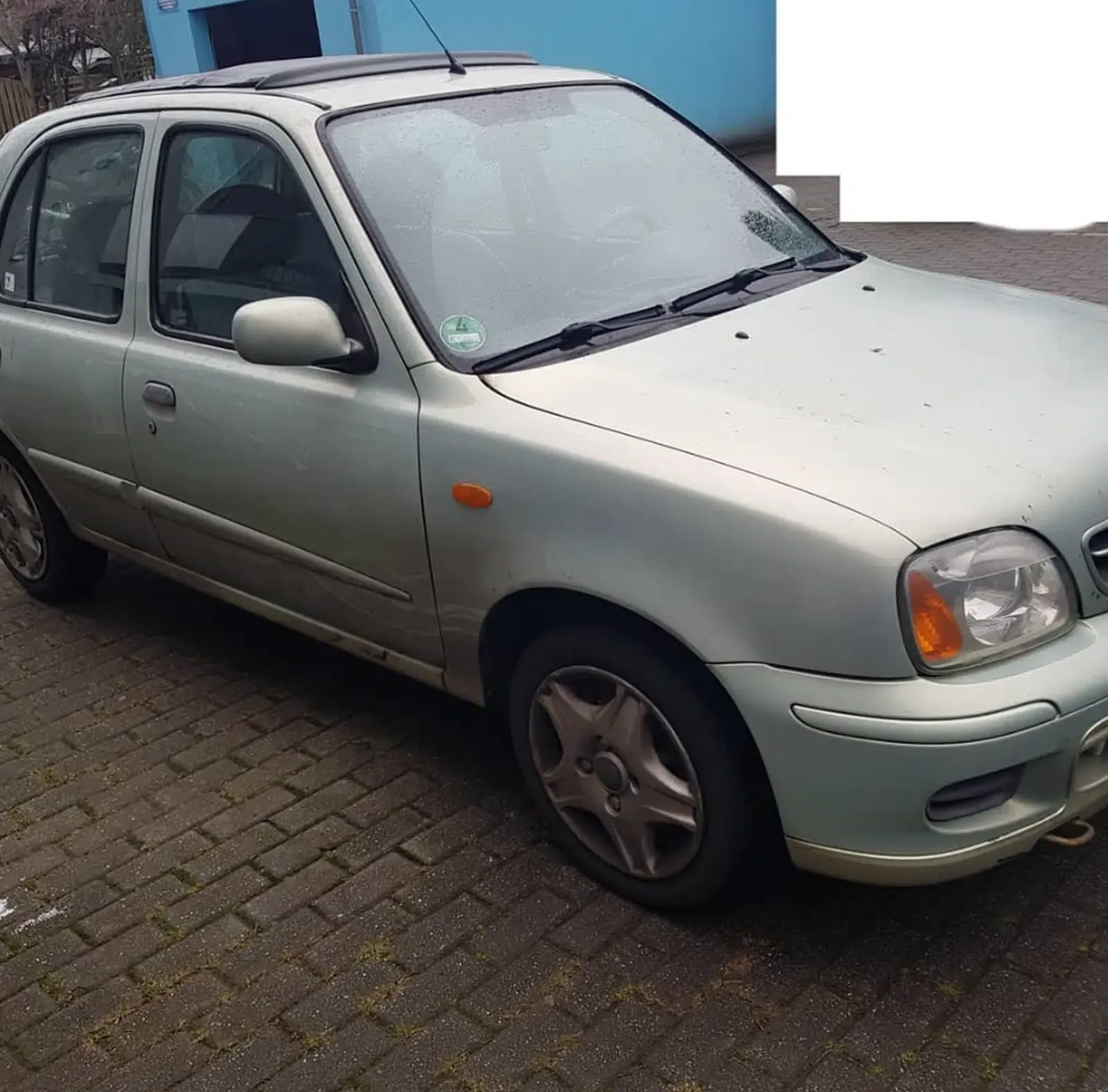 Nissan Micra Baujahr 2001 Türer-Grün-Beifahrerseite