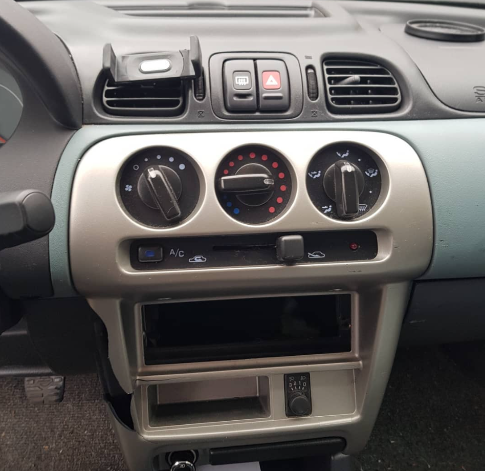 Nissan Micra Baujahr 2001-Knöpfe Lüftung Klima