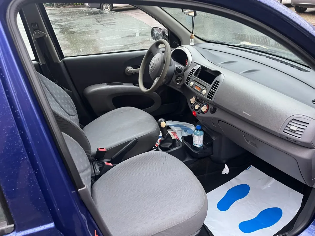 Nissan Micra Blau Baujahr 2007 Innenraum Sitze Lenkrad 