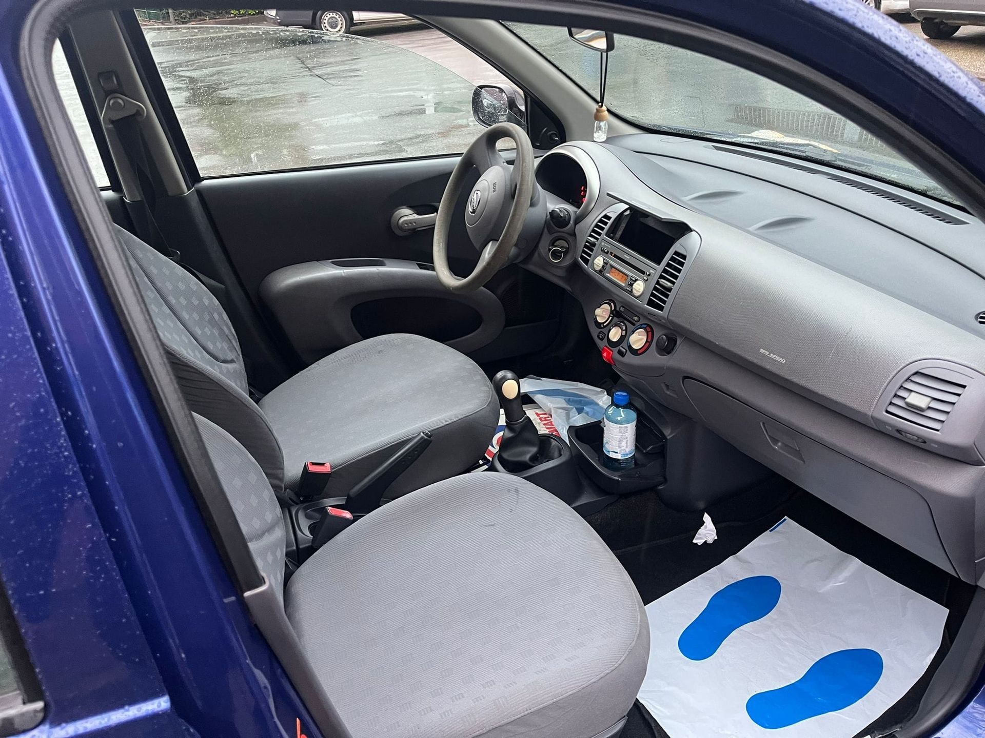 Nissan Micra Baujahr 2007-Blau-Innenraum Beifahrersitz