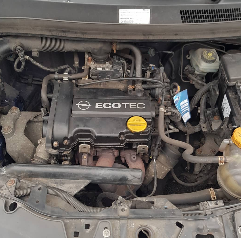 Opel Corsa Baujahr 2009-Blau- Liter Maschiene-Motorraum