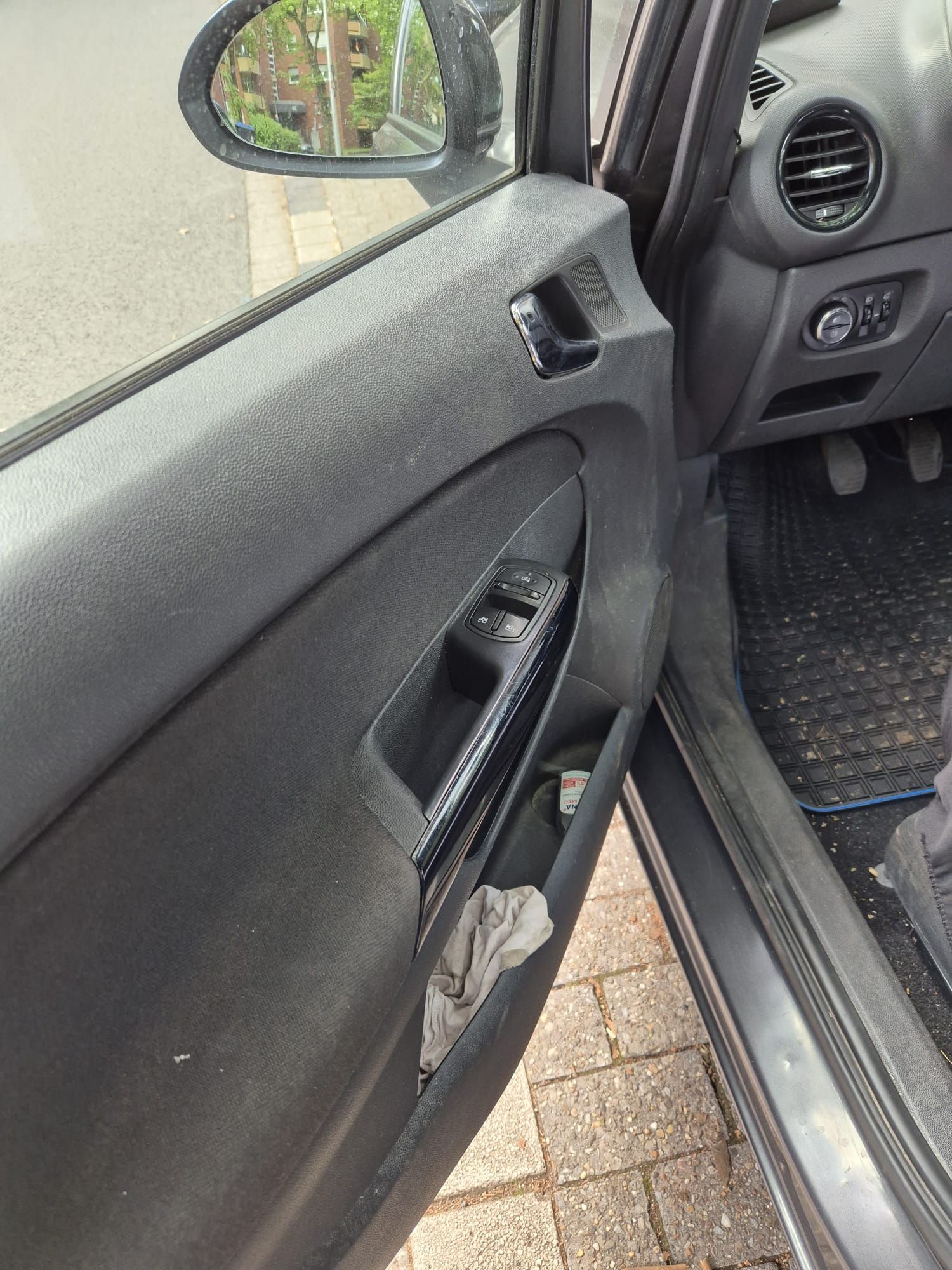 Opel Corsa-Baujahr 2011-Fenterheber Tür