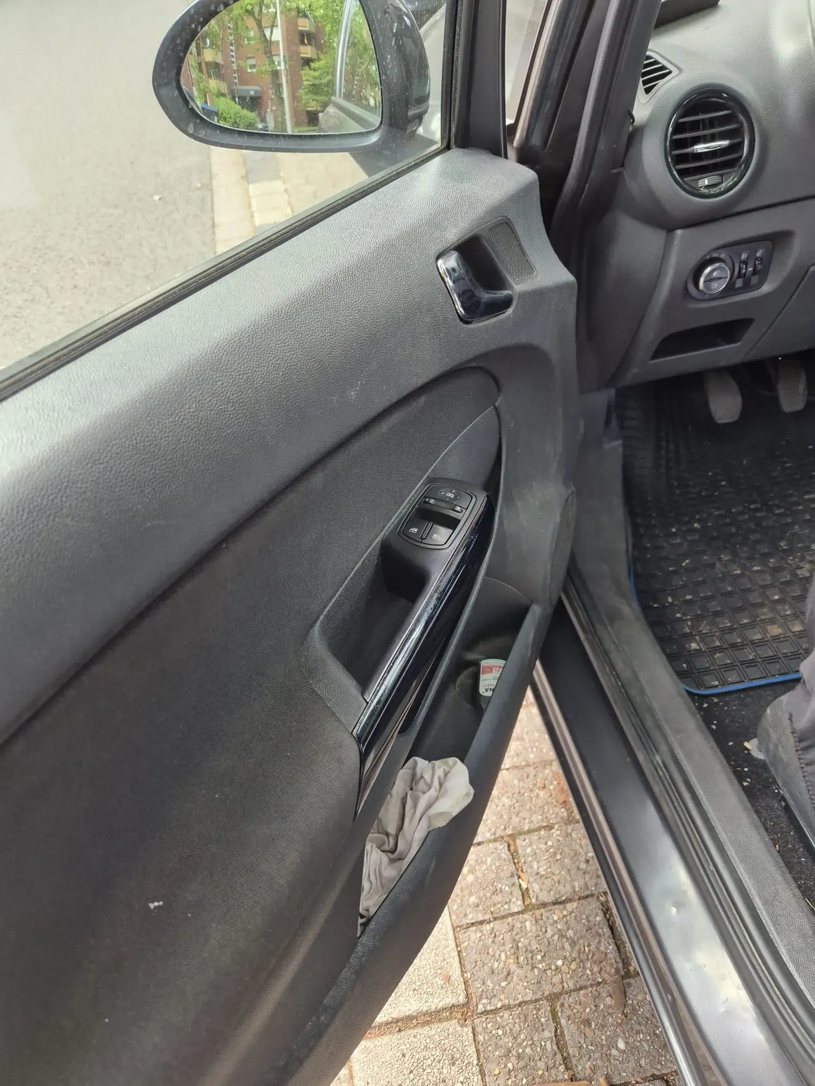 Opel Corsa-Baujahr 2011-Fenterheber Tür