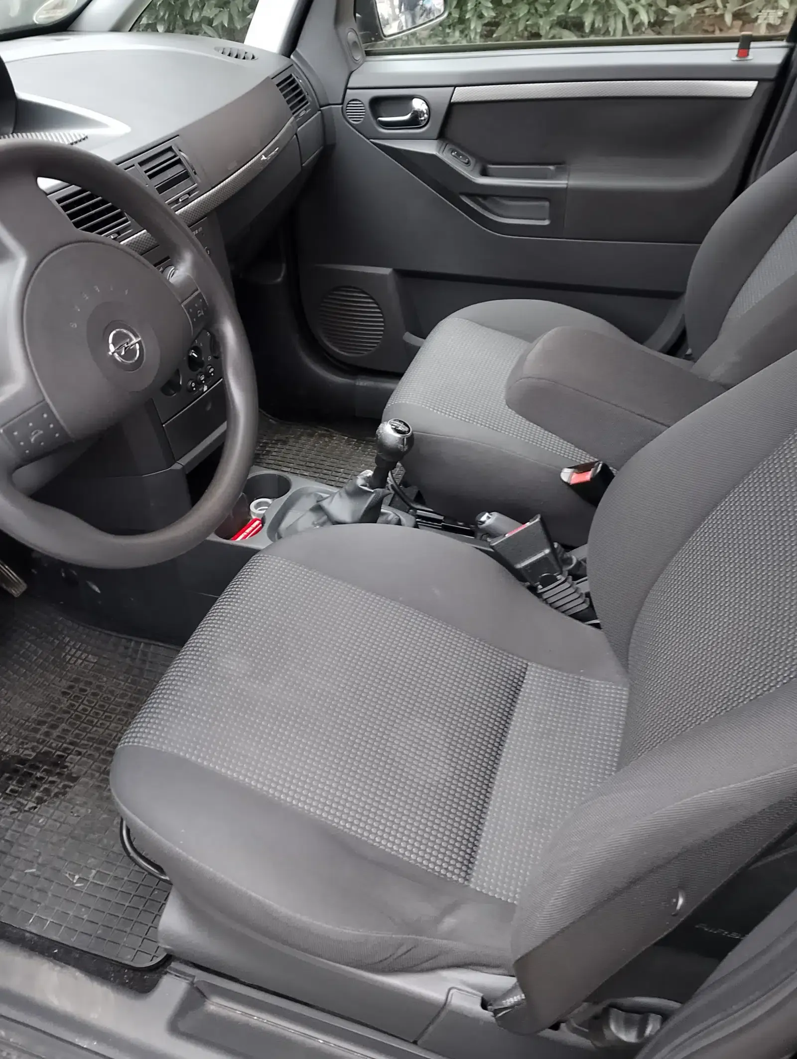 Opel Meriva Baujahr 2007-Schwarz-Innenraum Beifahrerseite