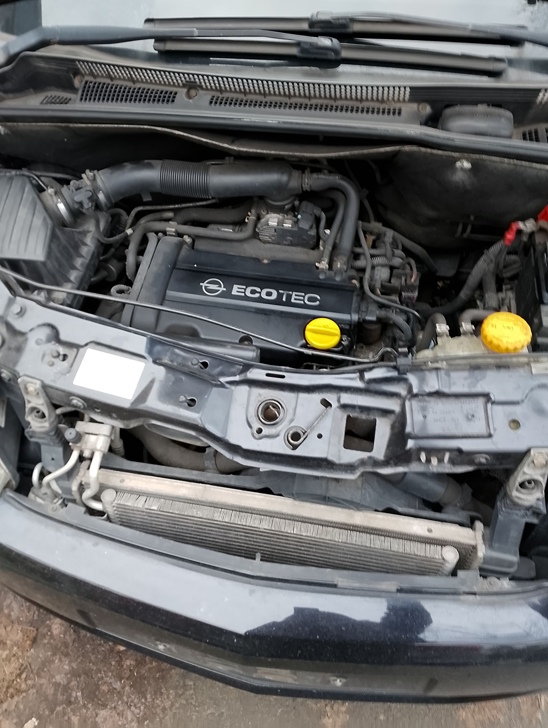 Opel Meriva Baujahr 2007-Schwarz-Motorraum-Front