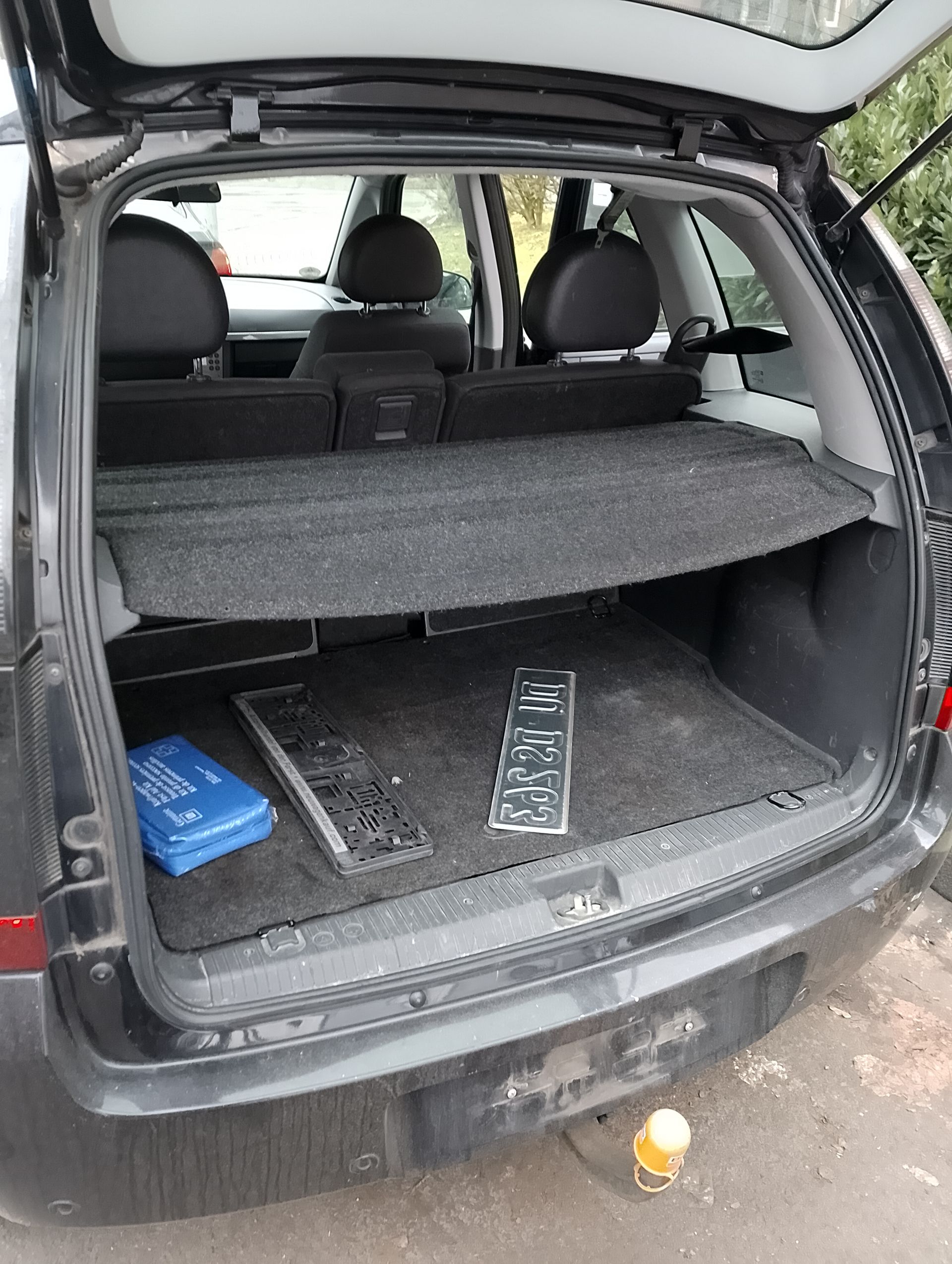 Opel Meriva Baujahr 2007 Schwarz Kofferraum offen