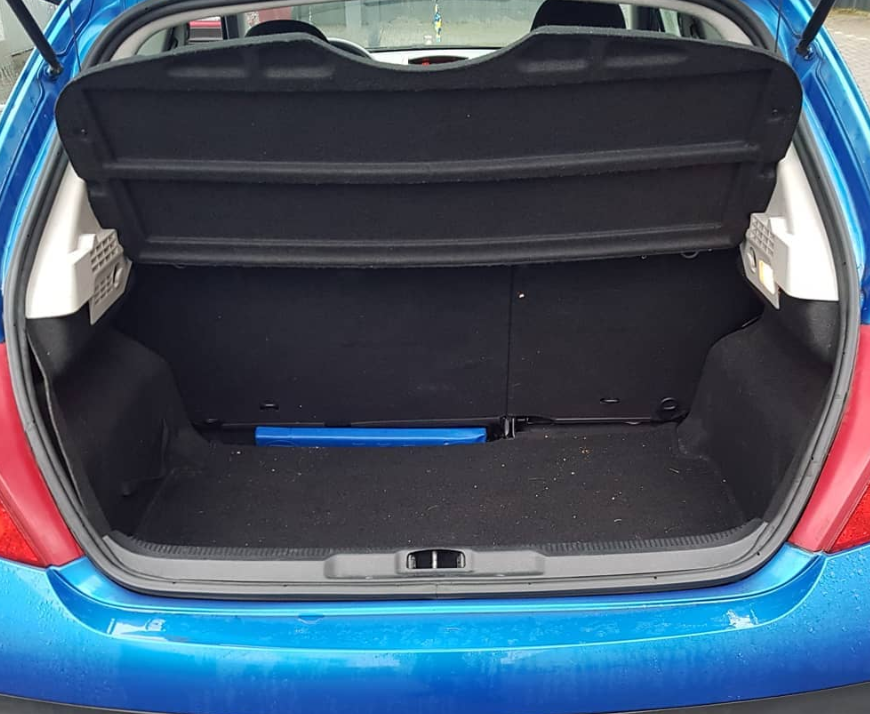 Peugeot 206 Baujahr 2009-3 Türer-Blau-Kofferraum Offen