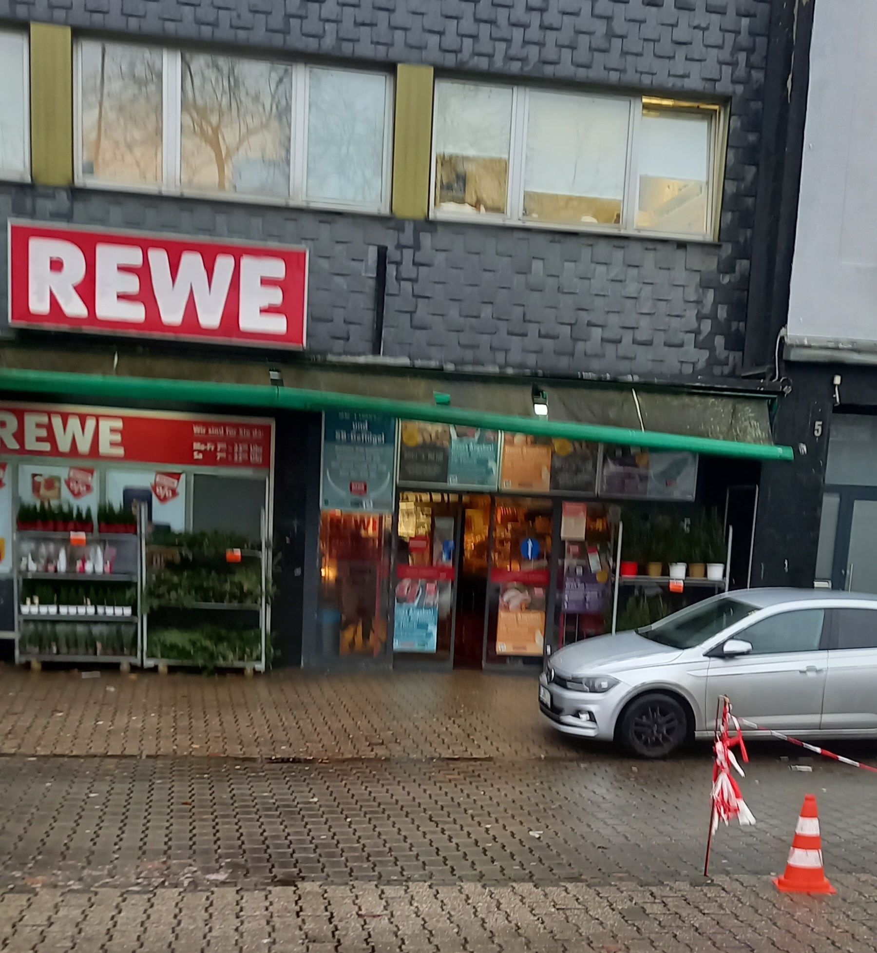 Duisburg Hamborn Altmarkt REWE Markt