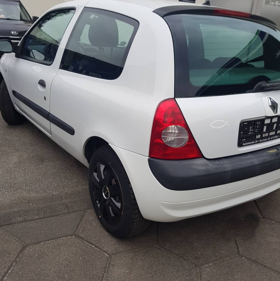 Renault Clio Baujahr 2003-3 Türer-Weiß-Fahrerseite-Heck