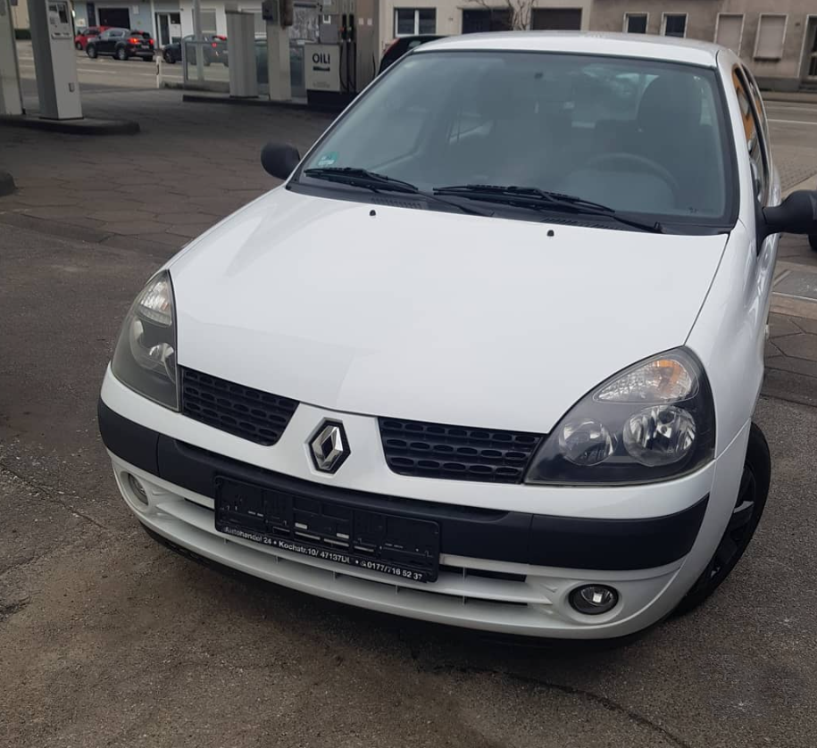 Renault Clio Baujahr 2003-3 Türer-Weiß-Front