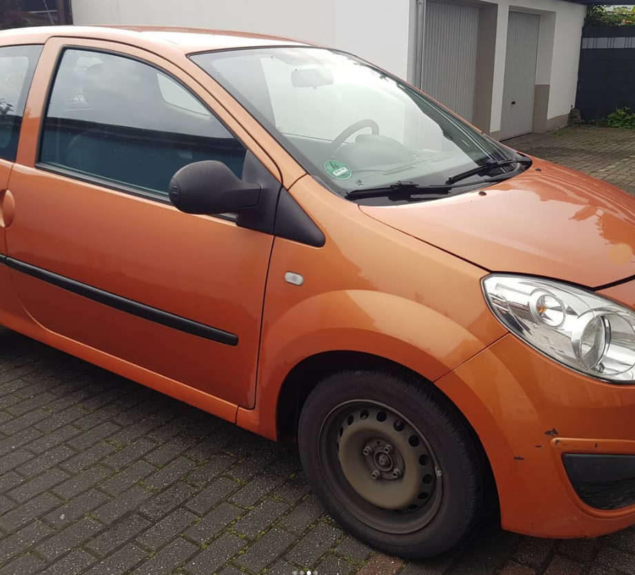 Renault Twingo Baujahr 2009-Orange-Beifahrerseite