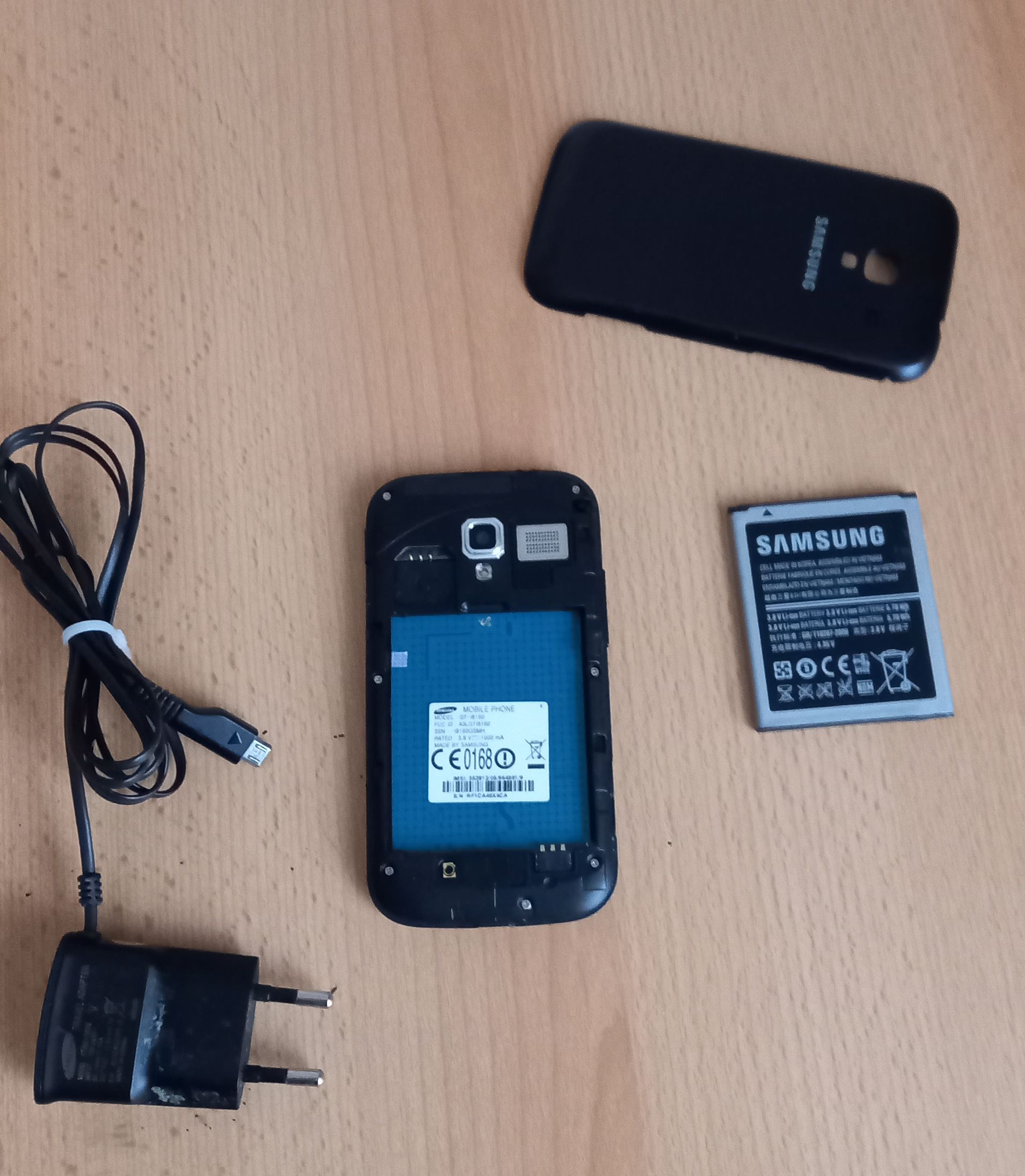 Samsung Galaxy ACE2-Sim Karten Slot- Akku-Stromkabel
