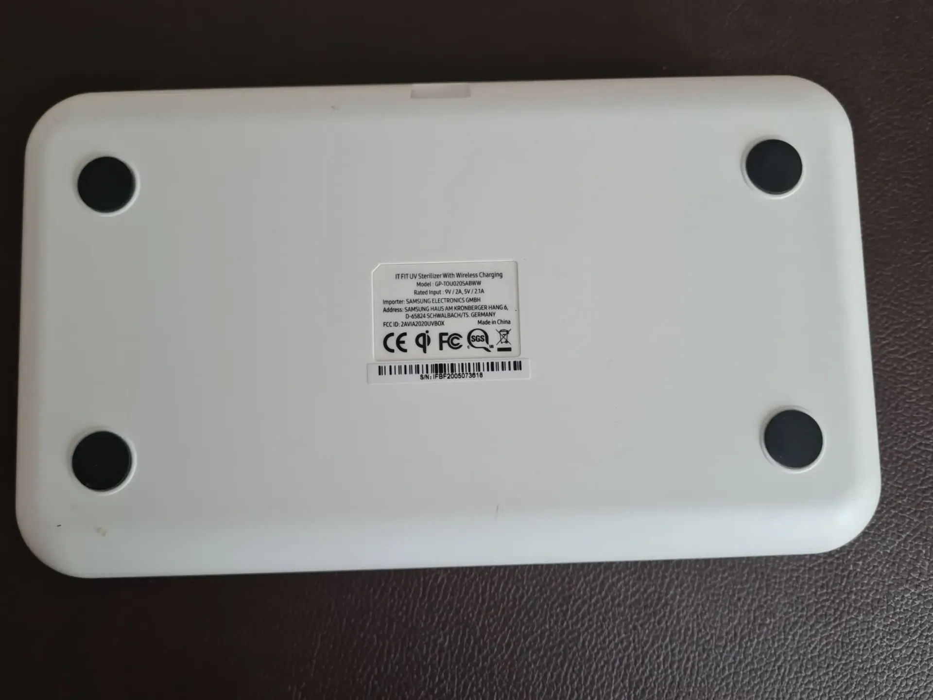 Samsung ITFIT UV-Desinfektionsbox mit induktiver Ladefunktion-weiß-Rückseite