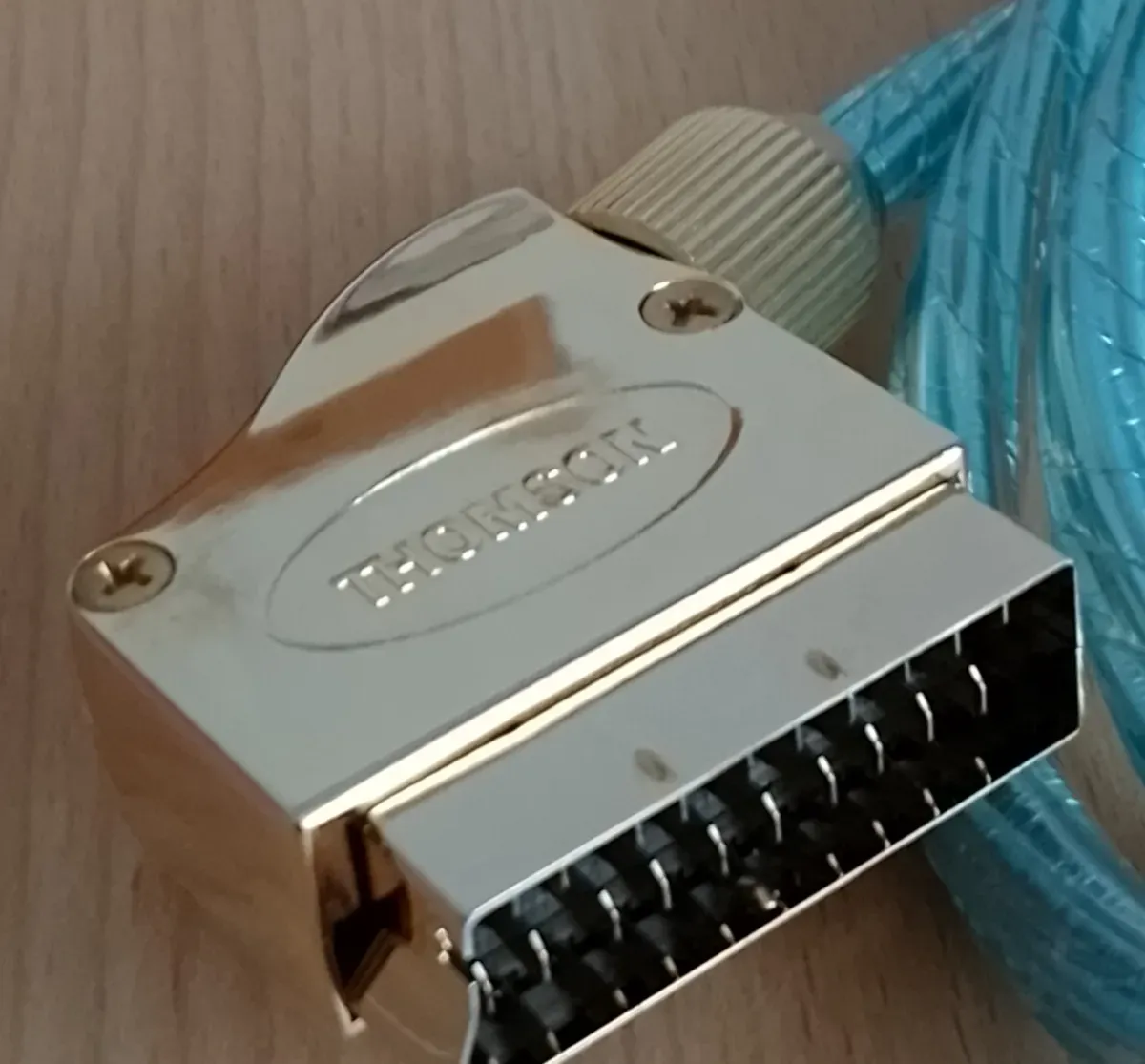Scart-Stecker mit Gold-Anschlüssen 