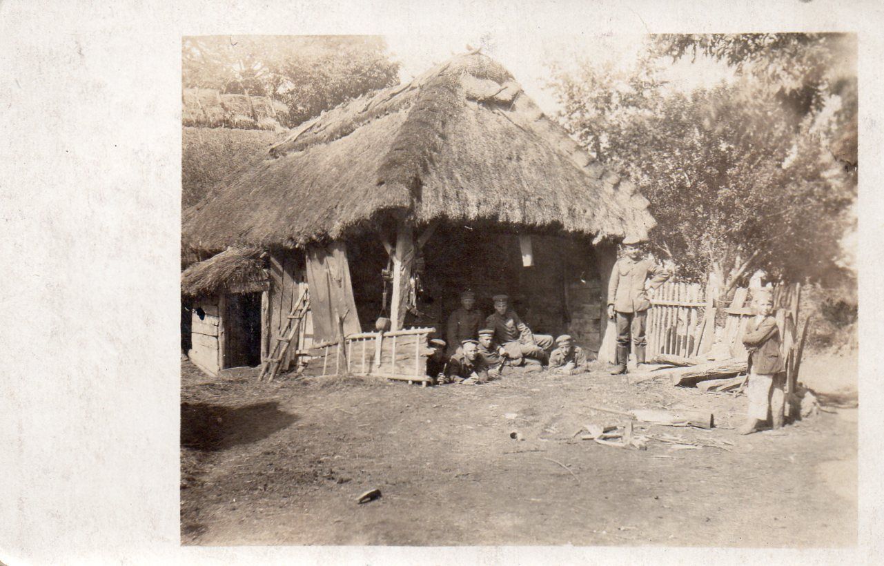 Postkarte Soldaten Scheune
ca. 1916 Jahr nicht so richtig bekannt, wann es geschossen wurde. 