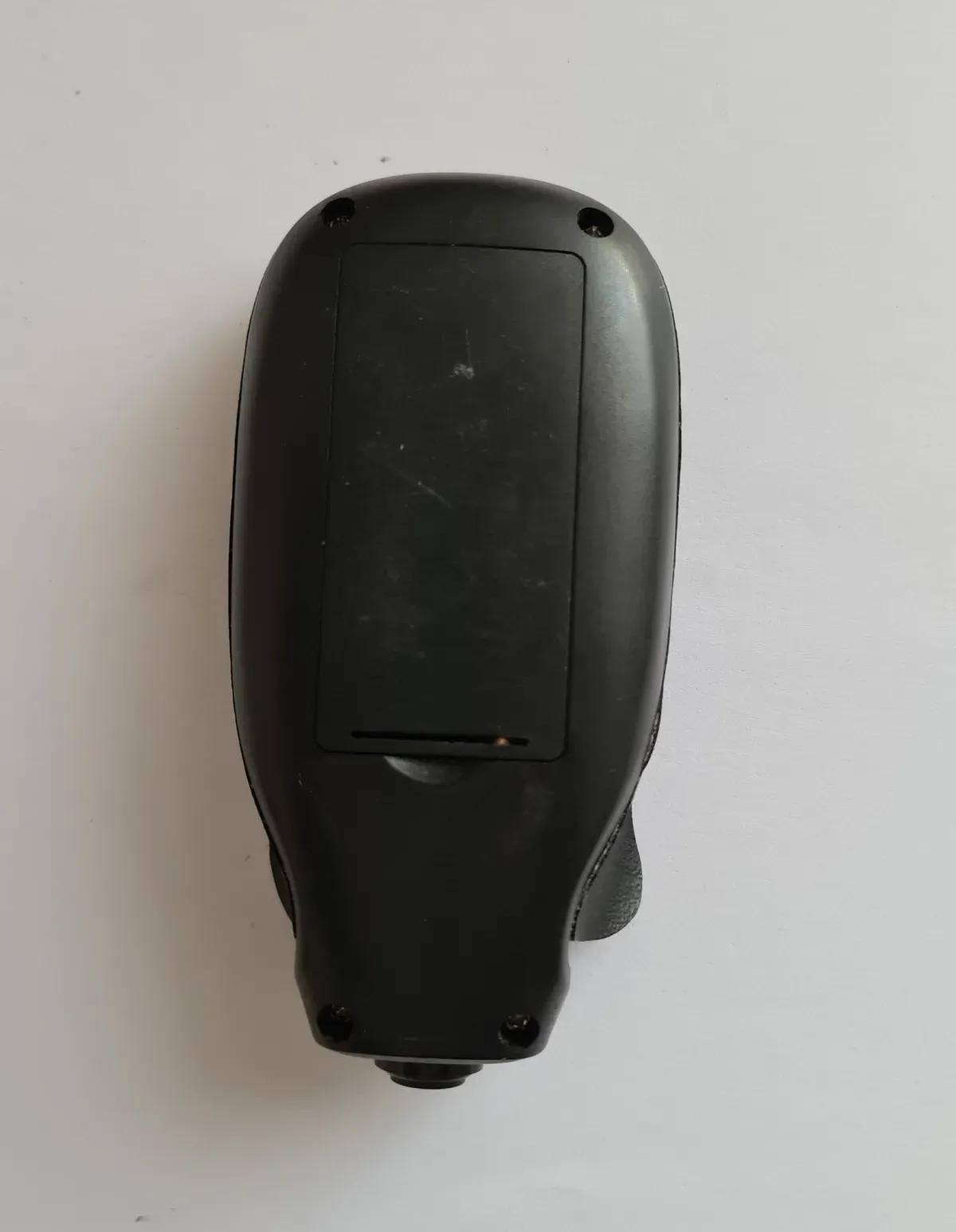 Schwarzes Lackschäden Unfallschäden Messgerät Rückseite Batterie Fach. 