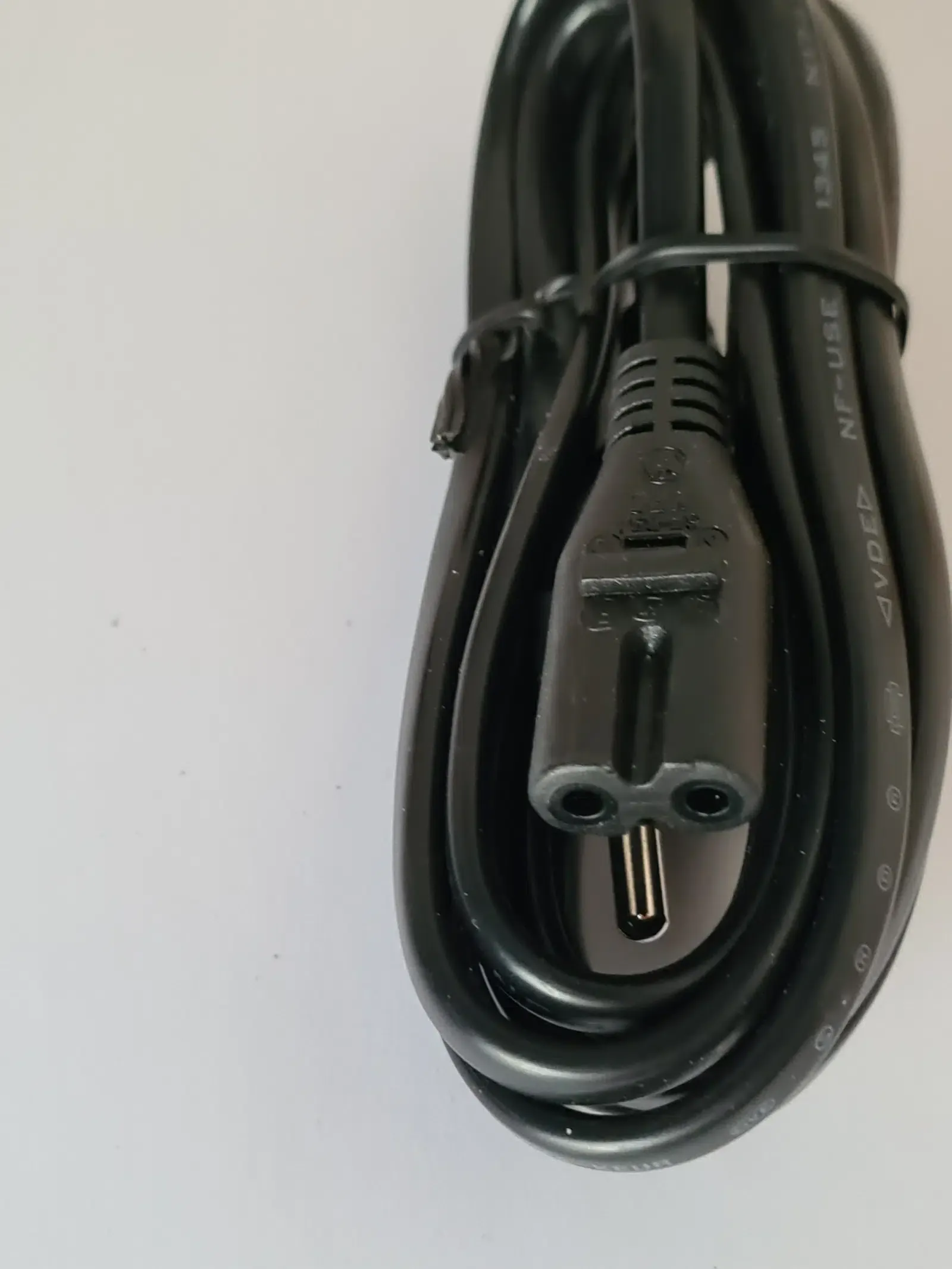 Schwarzer-Stromanschluss-Kabel (1)