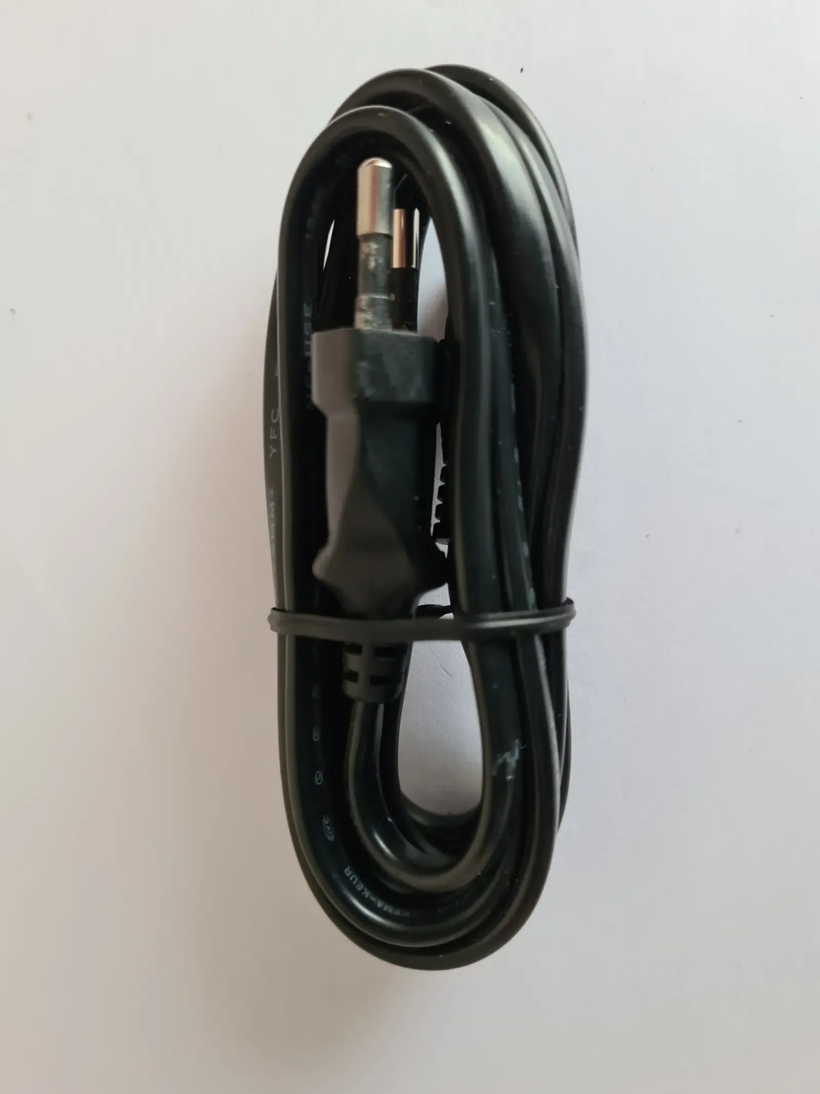 Schwarzer-Stromanschluss-Kabel (3)