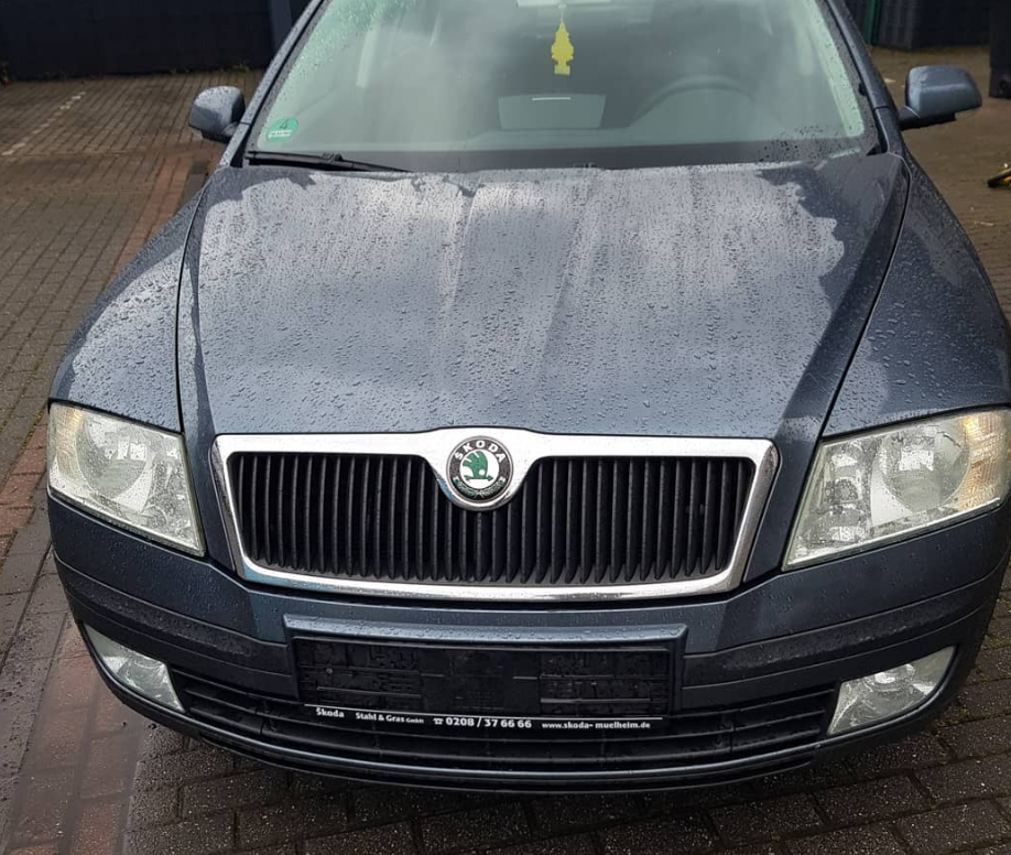 Skoda Octavia Limousine Baujahr 2006-Grau-Front