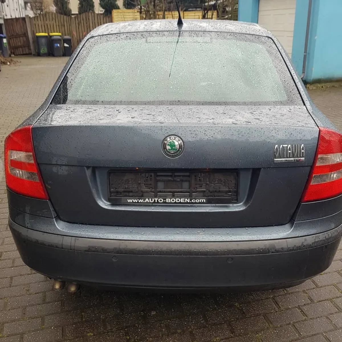Skoda Octavia Blau Grau Limousine Heck Rückleuten
