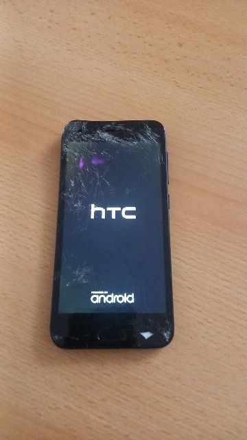 Smartphone-HTC-One-Startdisplay-Logo