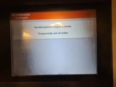 Defekte Geldautomaten der Sparkasse Duisburg-Hamborn an der Duisburger Straße
