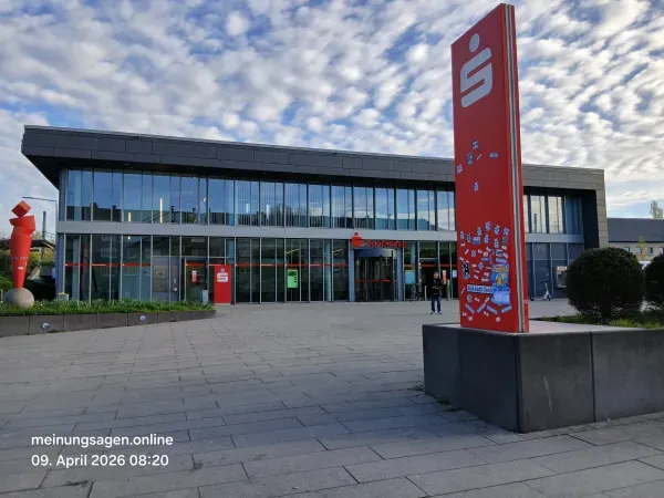 Sparkasse in Duisburg Meiderich Außenansicht.