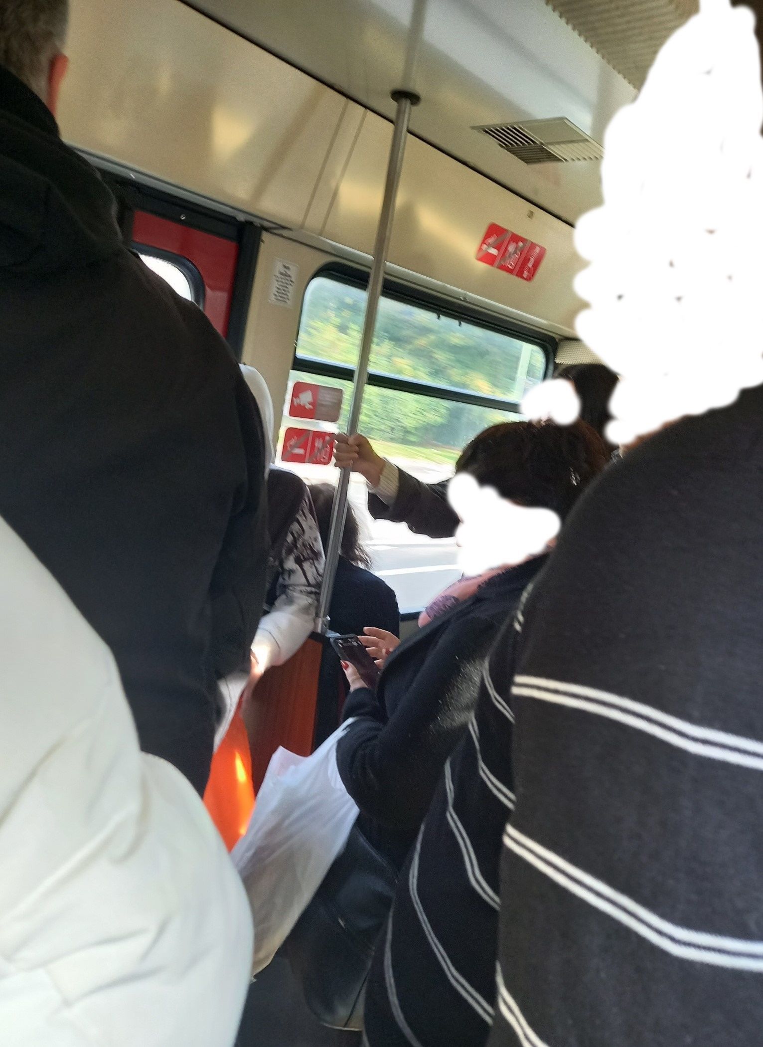 Straßenbahn DVG Voll kein Luft zum Atmen