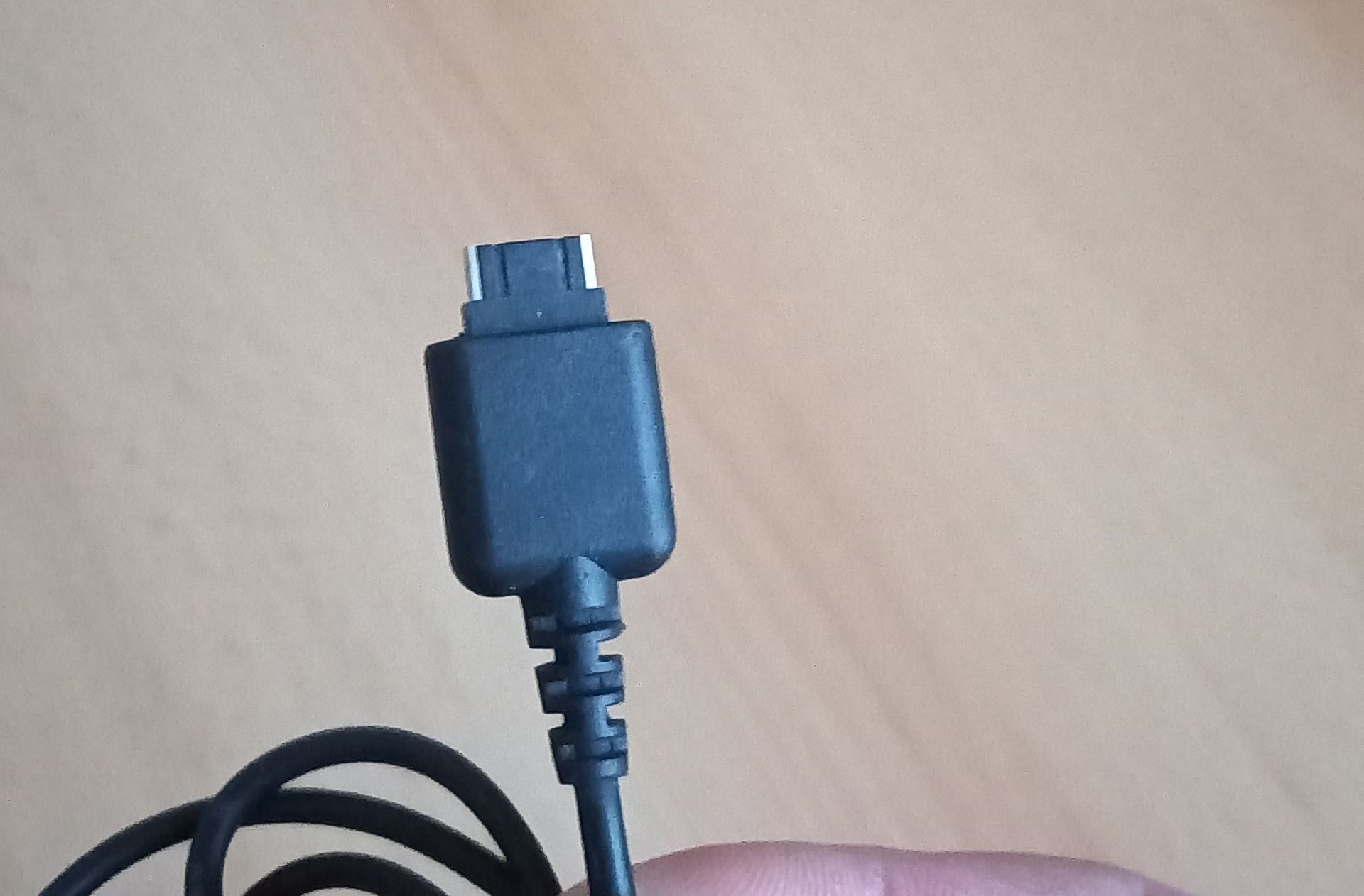 Travel Adapter Model STA-P53ED-Schwarz-Stecker-Rückseite