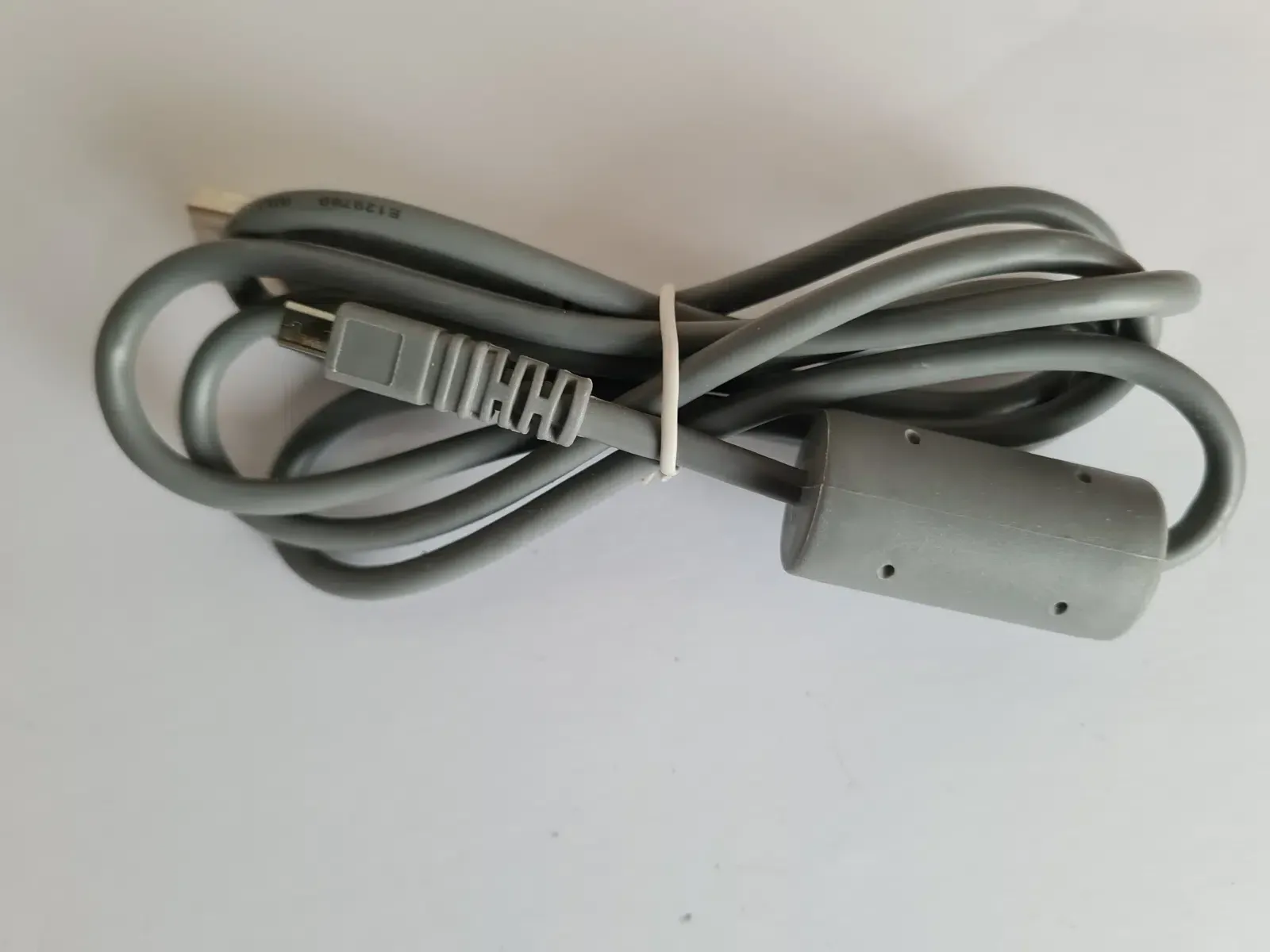 Unbekatter-USB-Datenkabel-Grau-1-Meter (2)