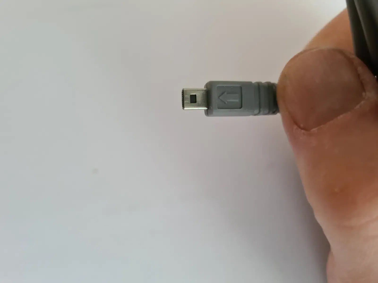 Unbekatter-USB-Datenkabel-Grau-1-Meter (6)