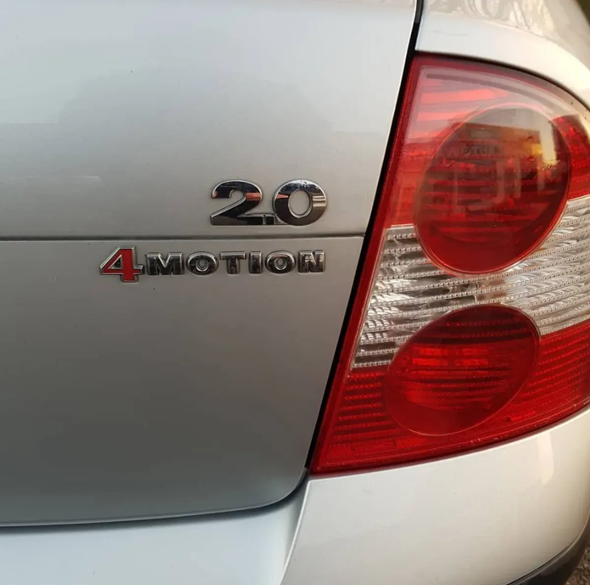 VW Passat 4x4 Silber Baujahr 2003 Heck Rücklicht Logo 4Motion