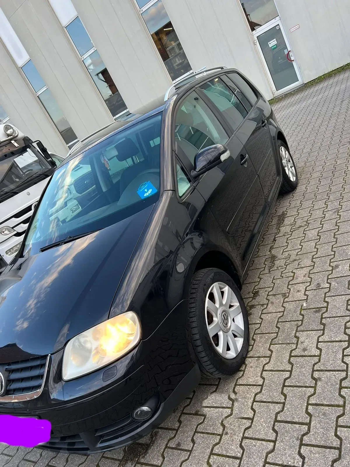 VW Touran Schwarz Baujahr 2006  Front Fahrerseite